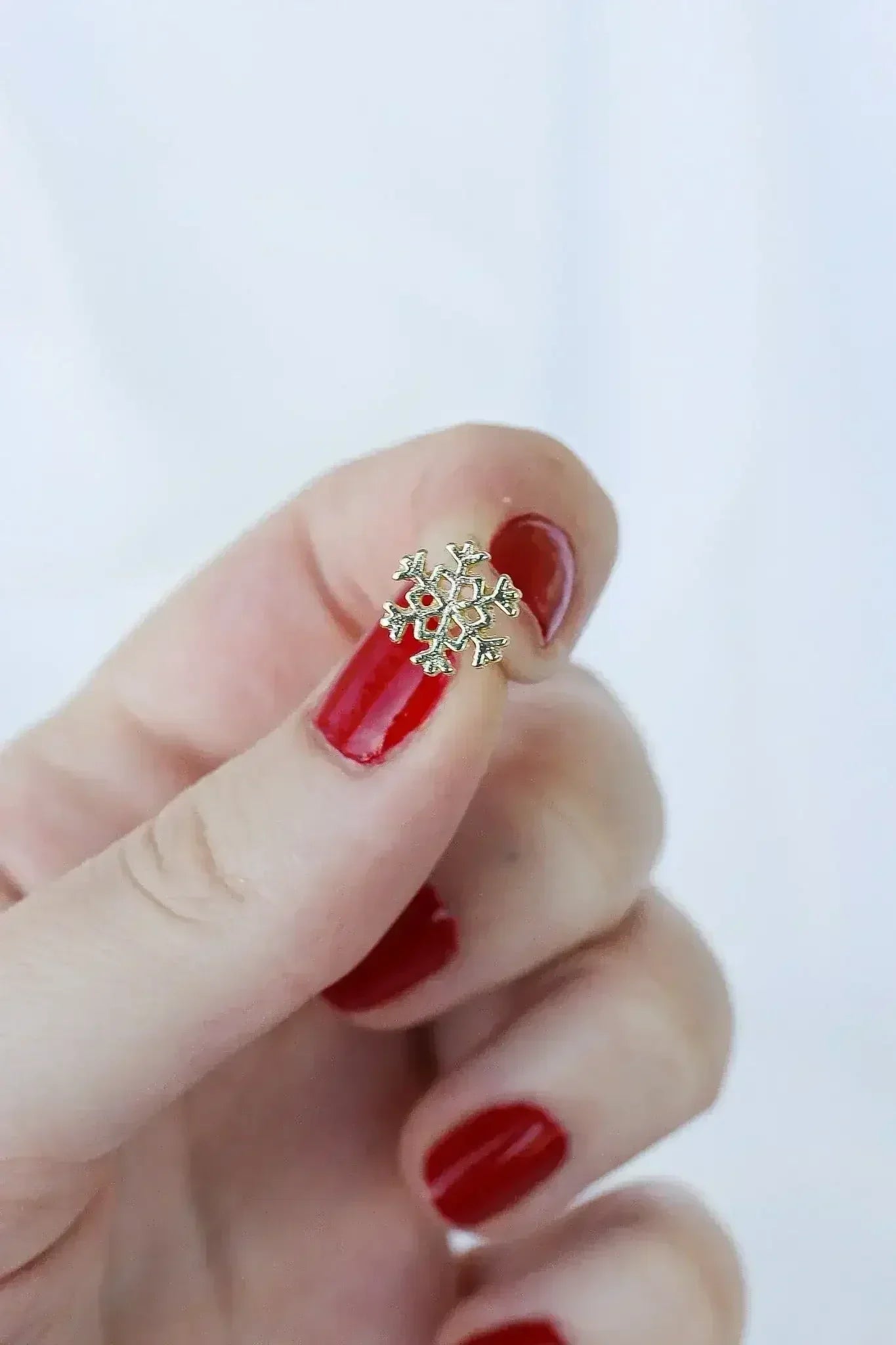 Snowflake Stud - Femstylo