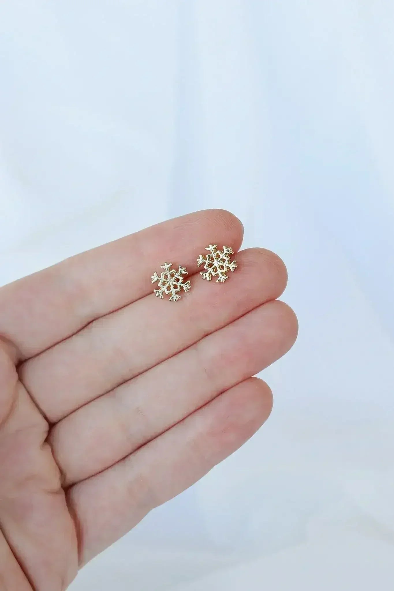 Snowflake Stud - Femstylo