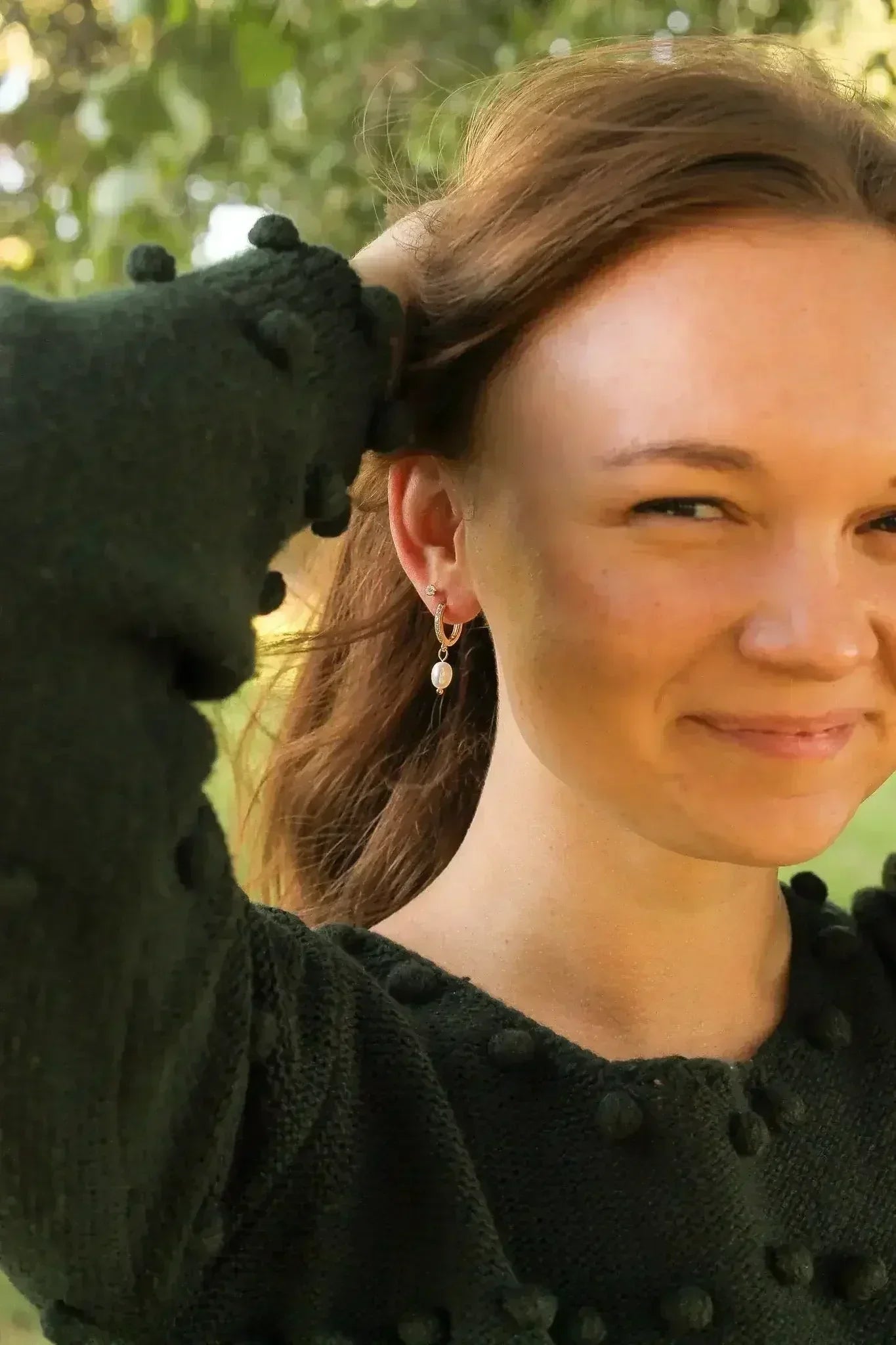 Abbey Pearl Huggie Hoop - Femstylo