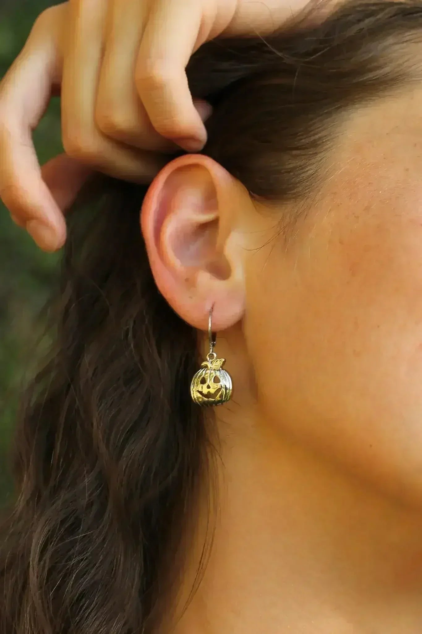 Pumpkin Huggie Hoop in Silver - Femstylo