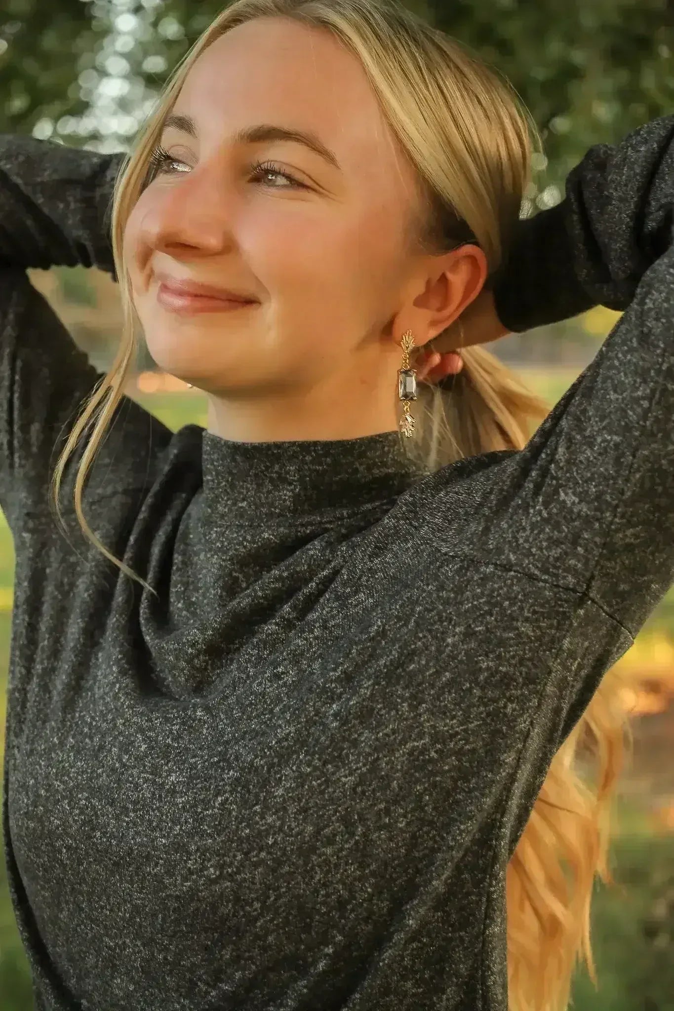 Whitney Dangle - Femstylo