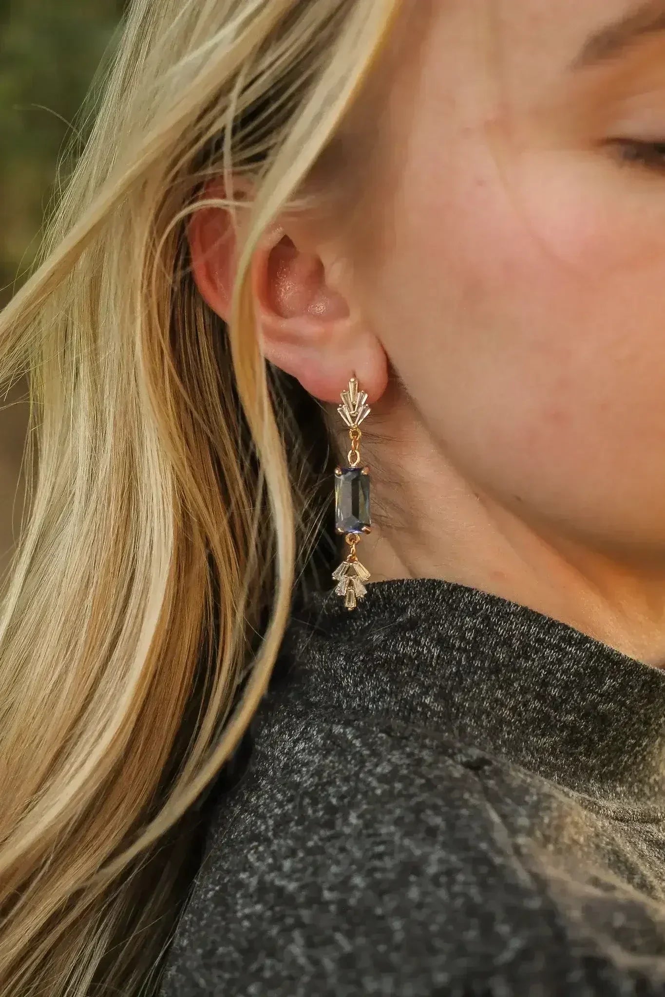 Whitney Dangle - Femstylo