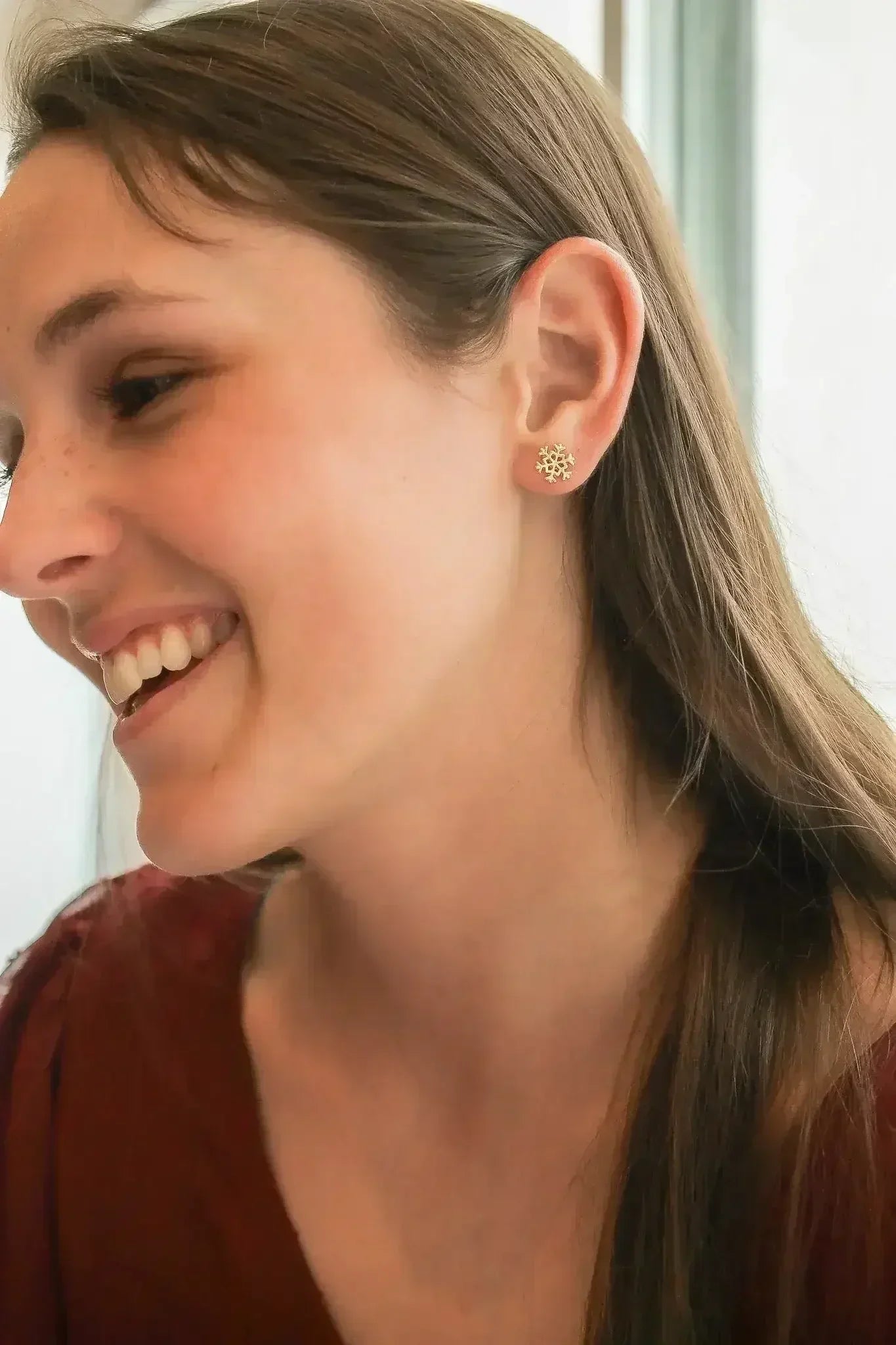Snowflake Stud - Femstylo