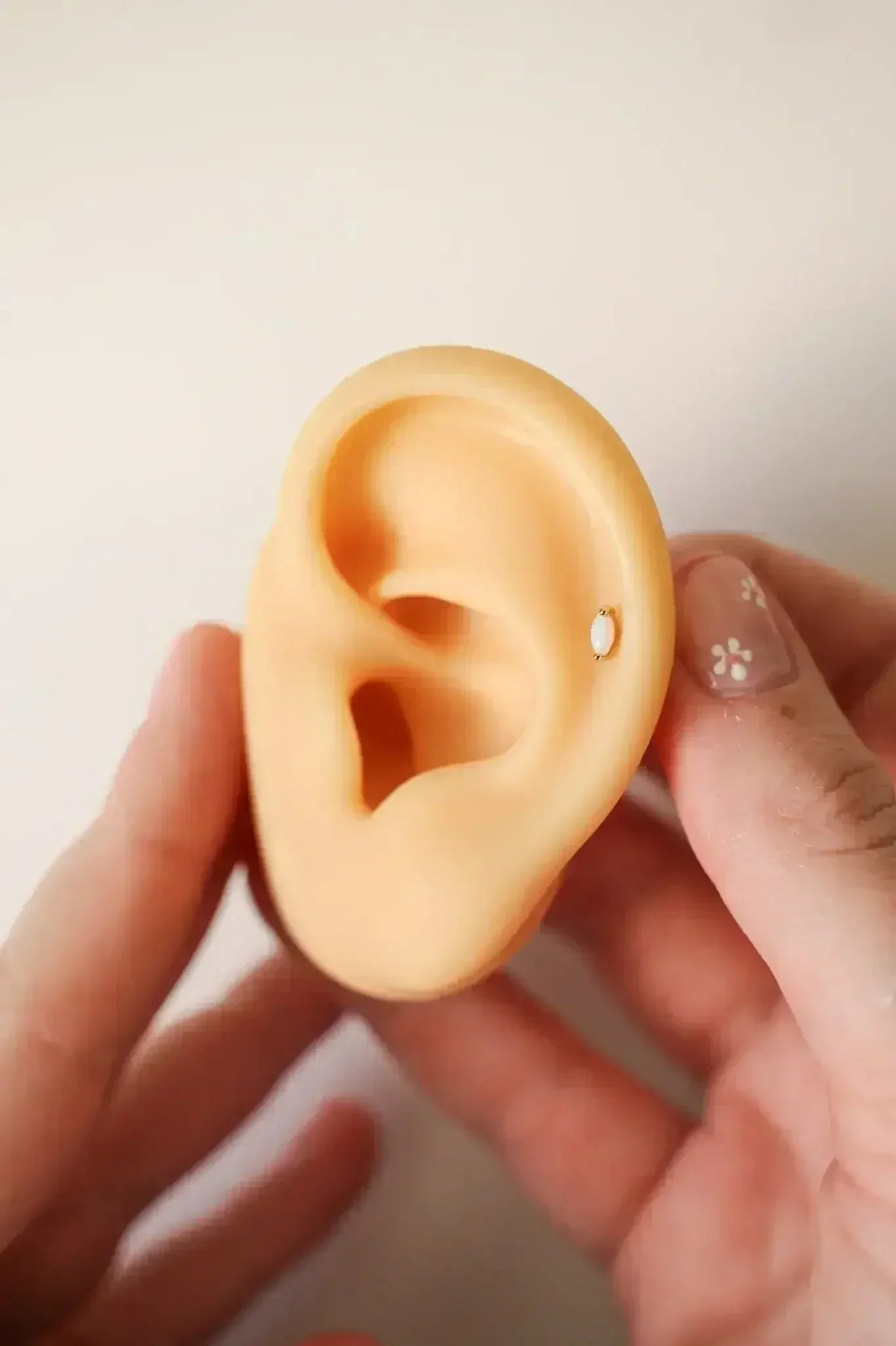 Eva Flat Back Stud - Femstylo