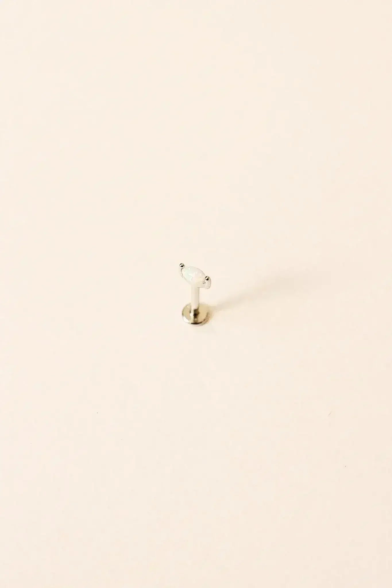 Eva Flat Back Stud - Femstylo