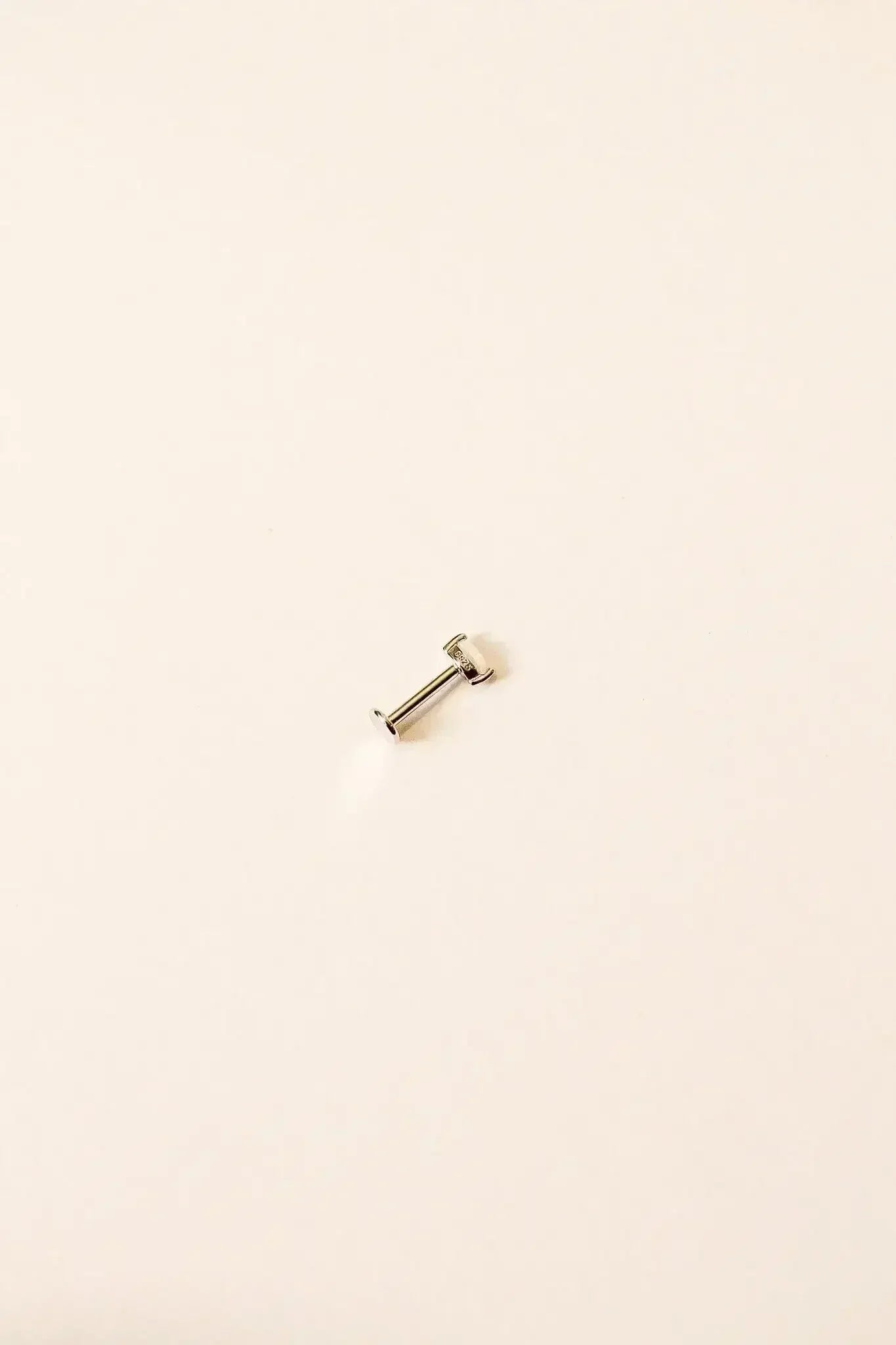 Eva Flat Back Stud - Femstylo