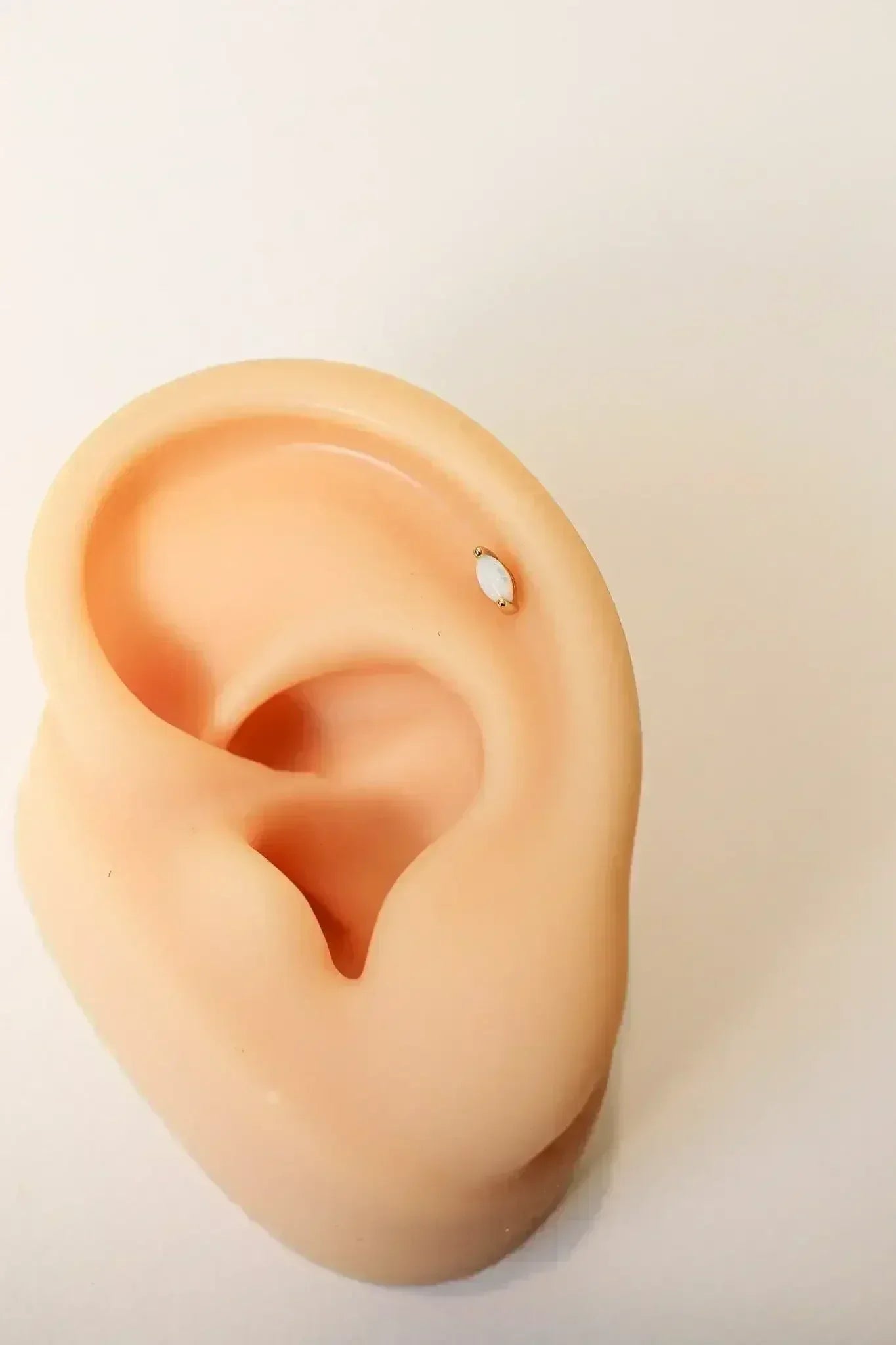 Eva Flat Back Stud - Femstylo