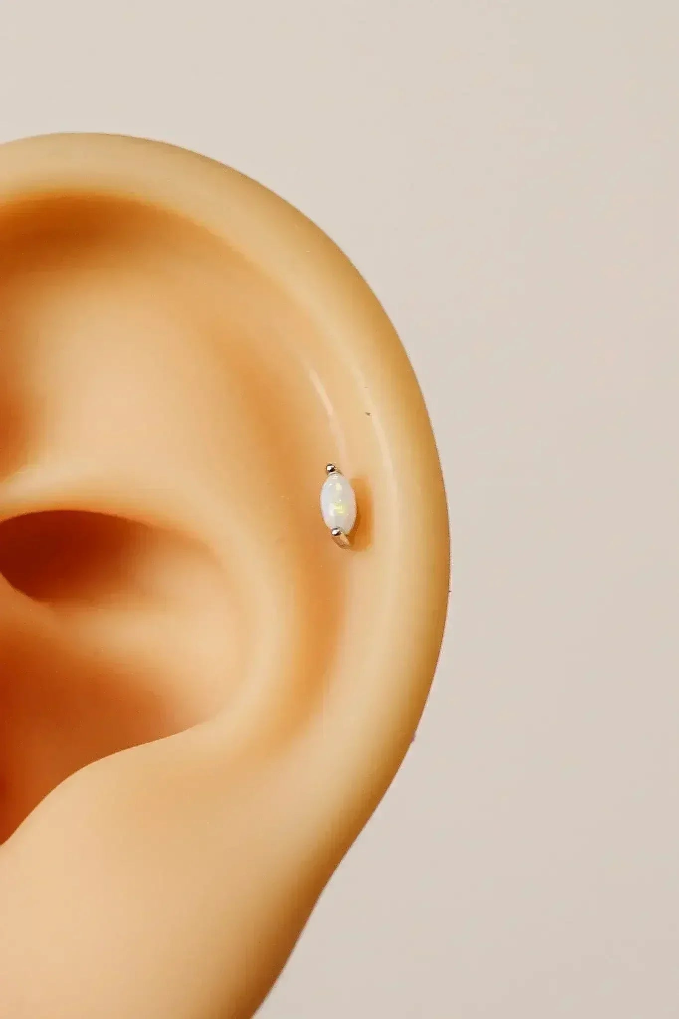 Eva Flat Back Stud - Femstylo