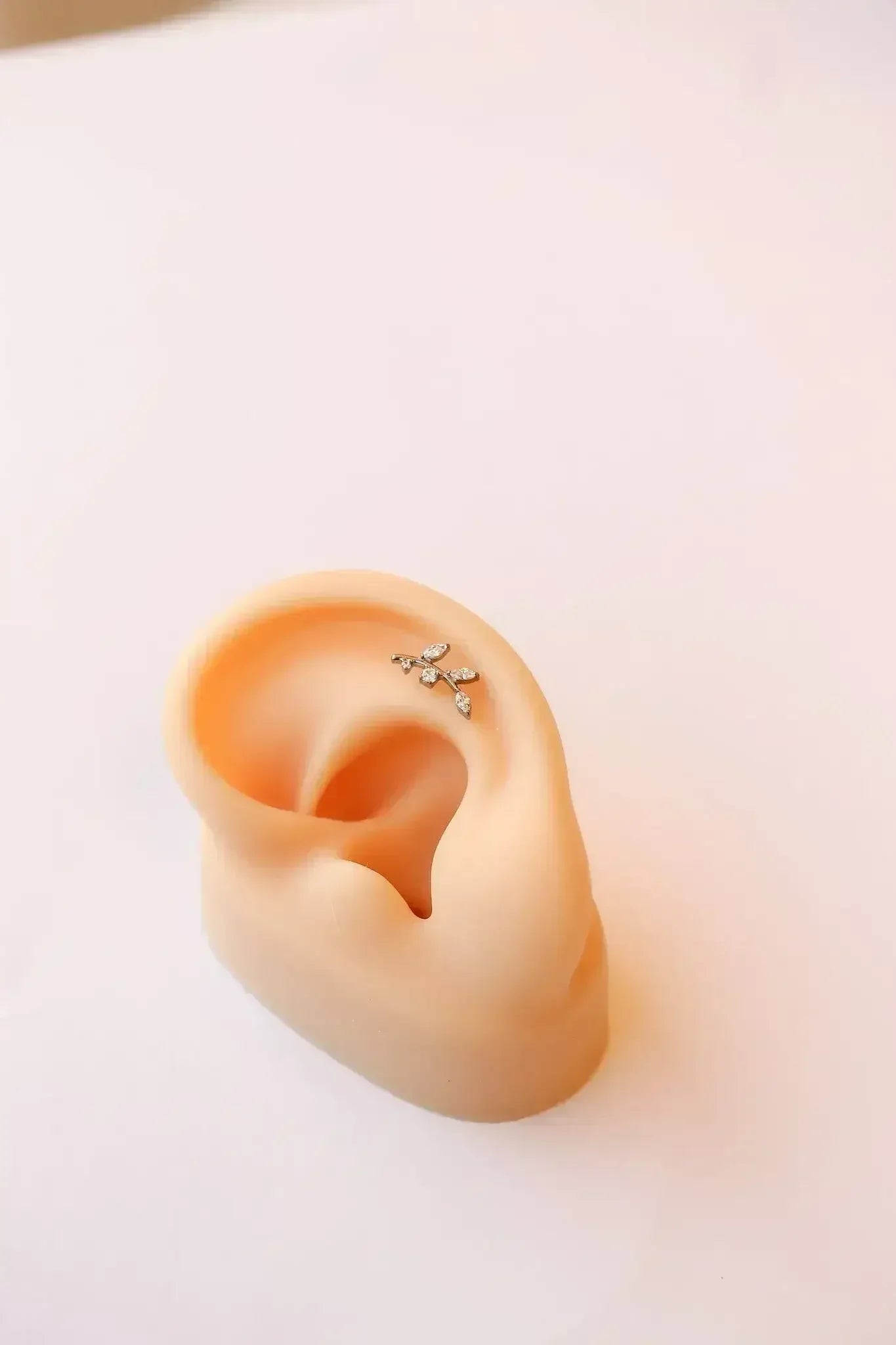 Eden Flat Back Stud - Femstylo