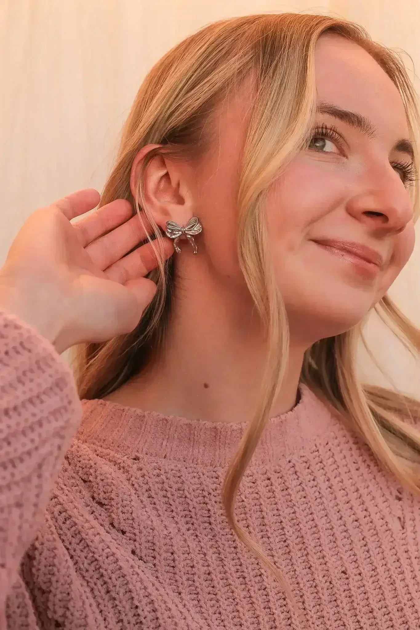 Millie Bow Stud - Femstylo