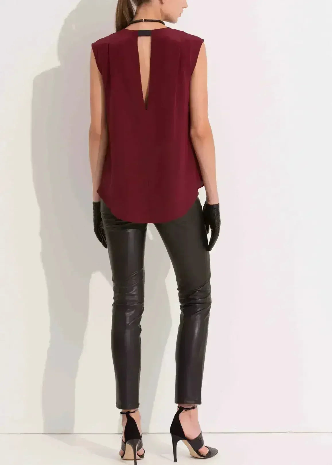 Women's Sleeveless Round Neck Hi Lo Top - Femstylo