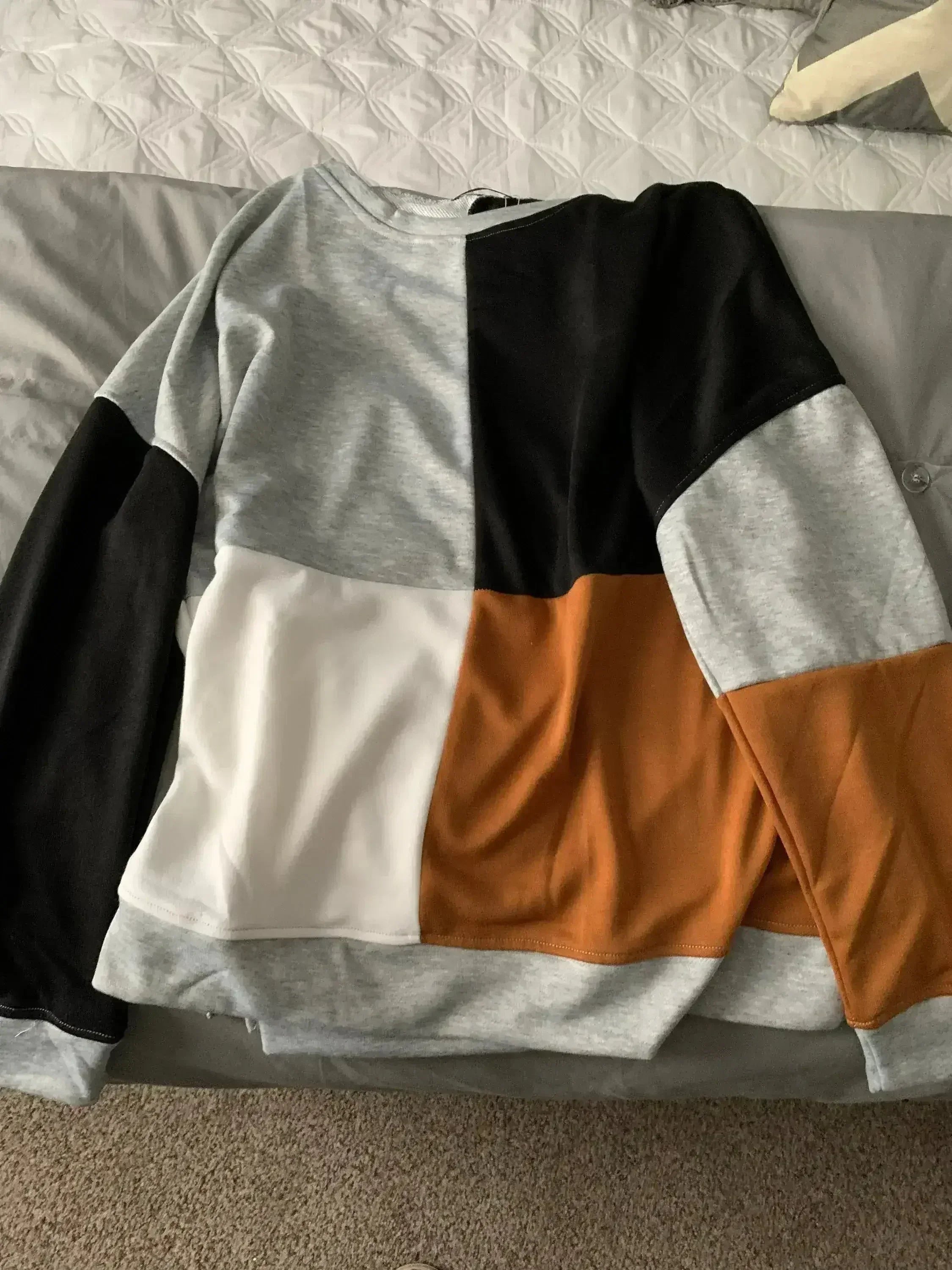 Women's Gray Color Block Round Neck Long Sleeves Pullover Sweatshirt - Femstylo