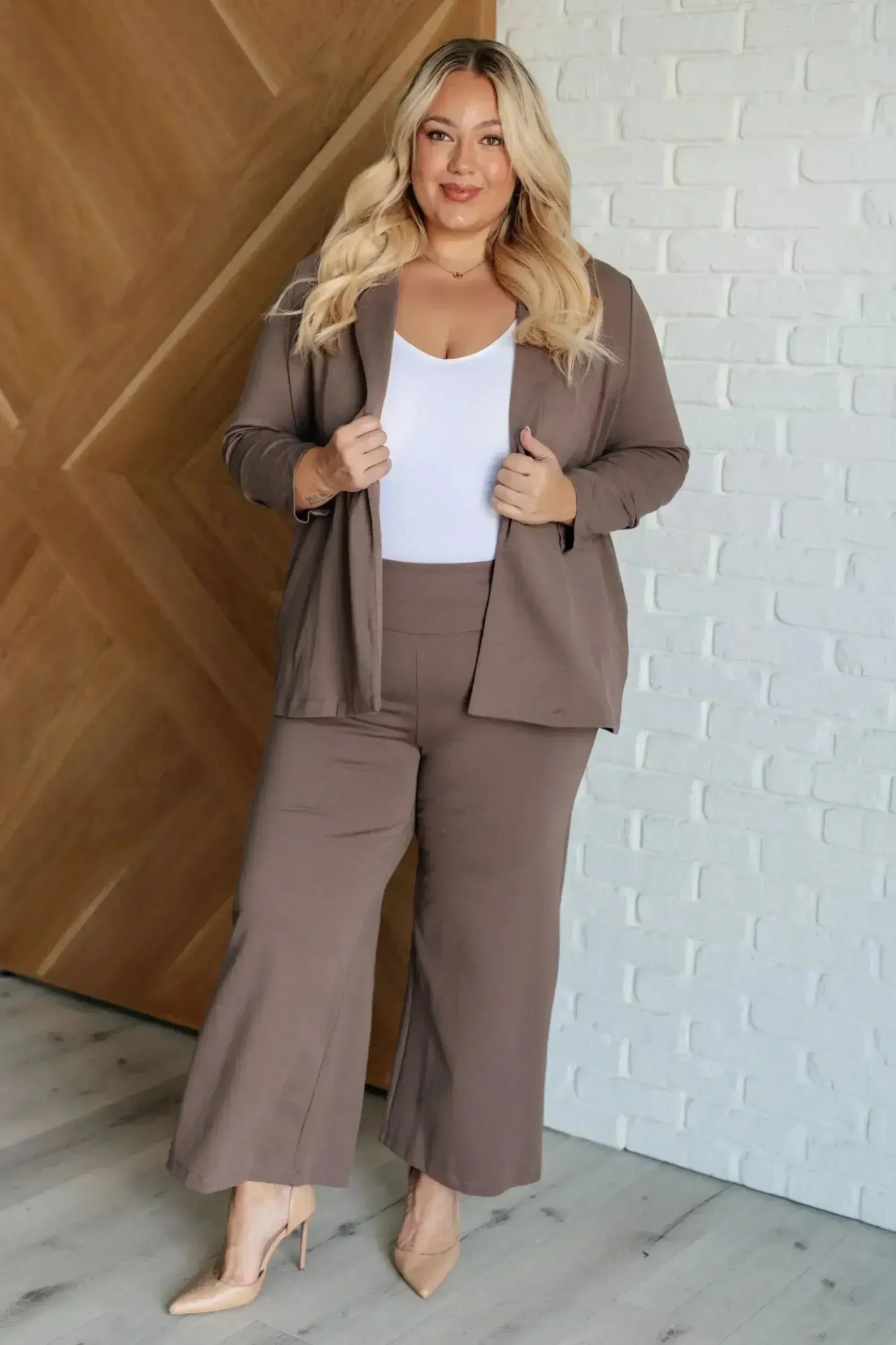 Magic 3/4 Blazer in Dark Mocha - Femstylo