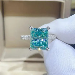 LuxeJewels™ – ParaGreen Royal – 5K Moissanite Signature Ring - Femstylo