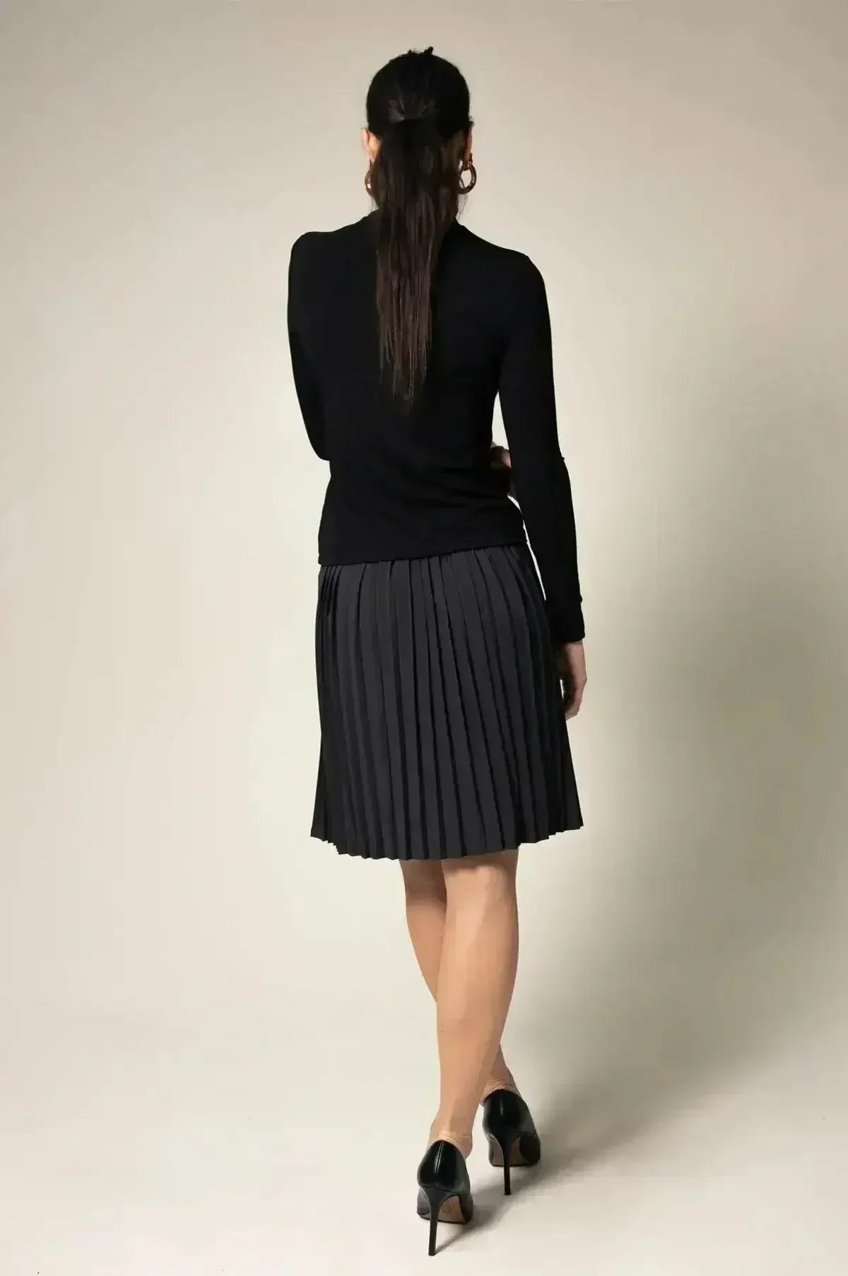 Luxe Black Pleated Skirt - Femstylo