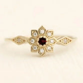Luxury Women Rings Gold Color Round Flower Red White Stone Rings Party Accessories Gift