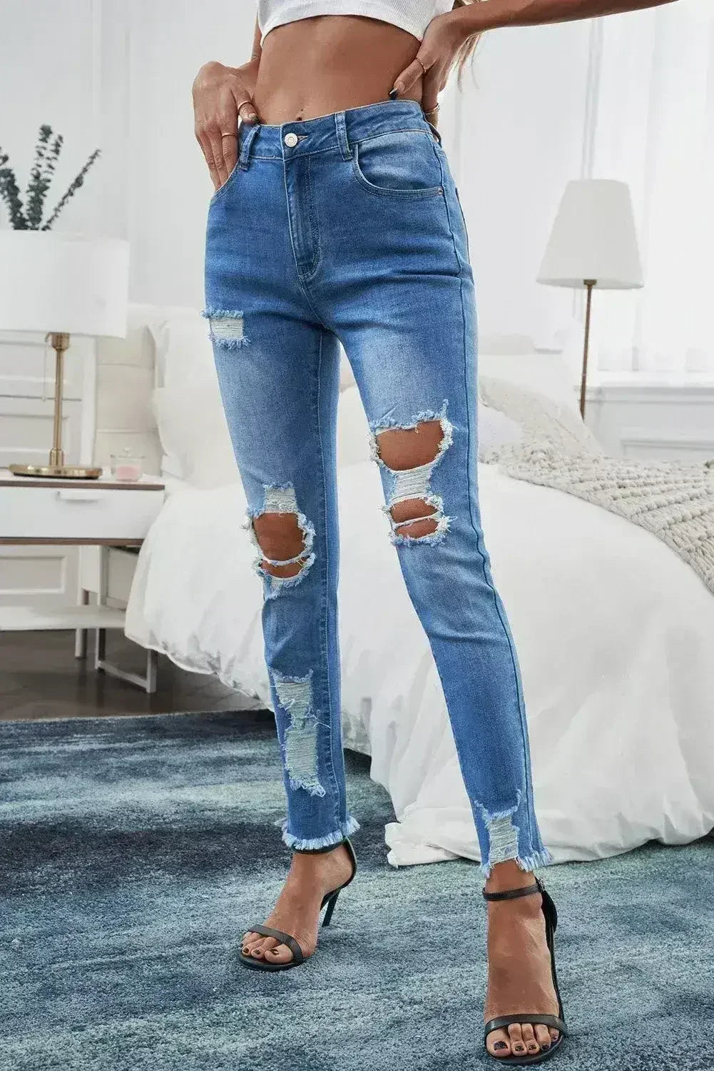 Distressed Skinny Jeans - Femstylo