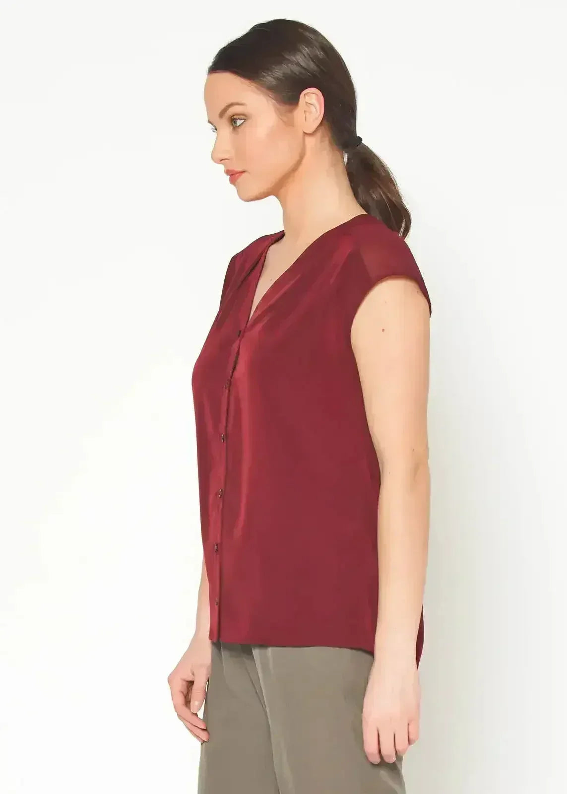 Women's Basic Sleeveless V Neck Button Top In Burgundy - Femstylo