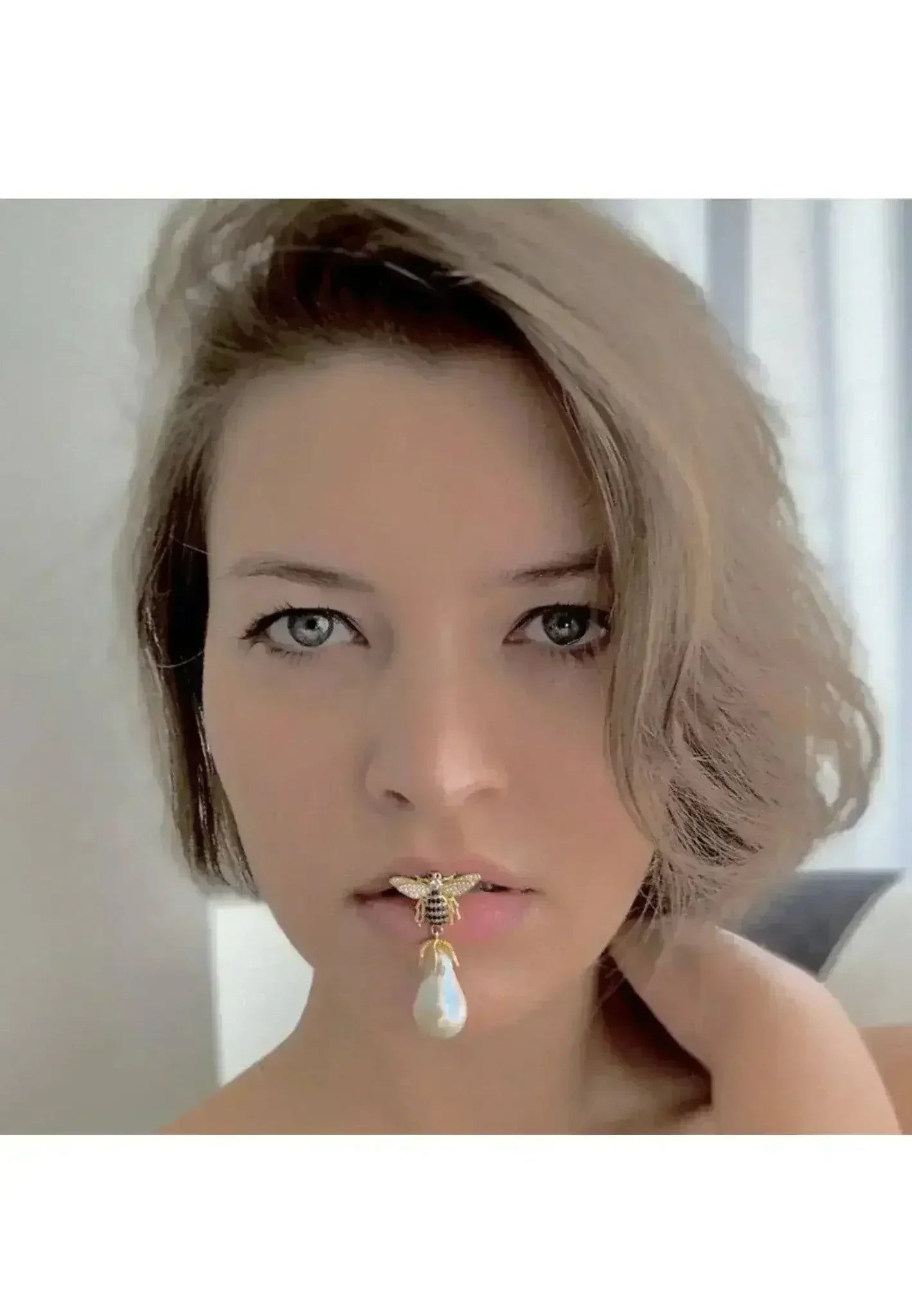 Baroque Pearl Honey Bee Drop Earrings Gold - Femstylo