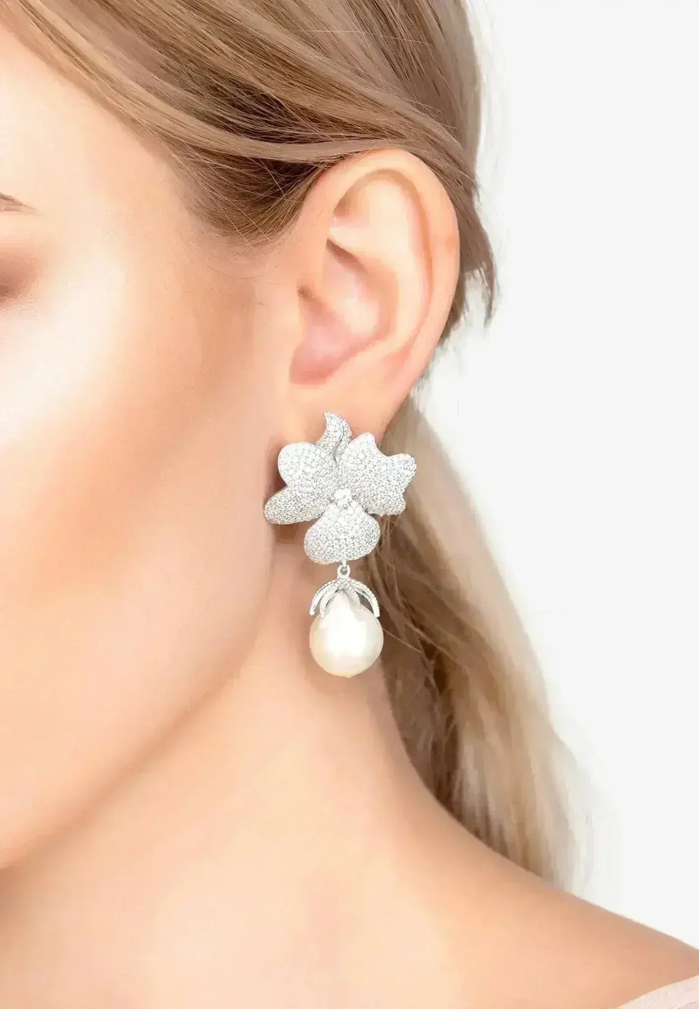 Baroque Pearl White Flower Drop Earring Silver - Femstylo