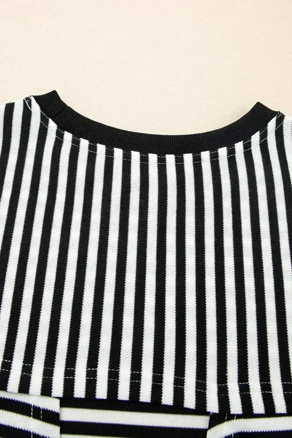 Black Stripe Bowknot Backless T-Shirt - Femstylo