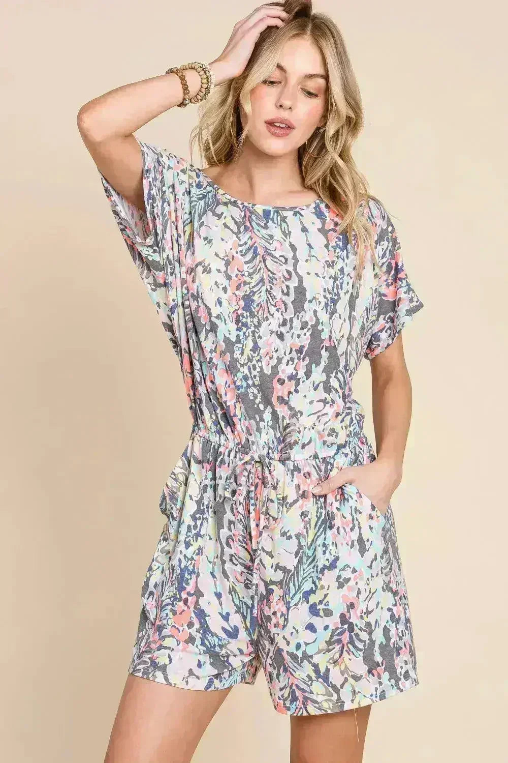 BOMBOM Printed Short Sleeve Drawstring Romper - Femstylo