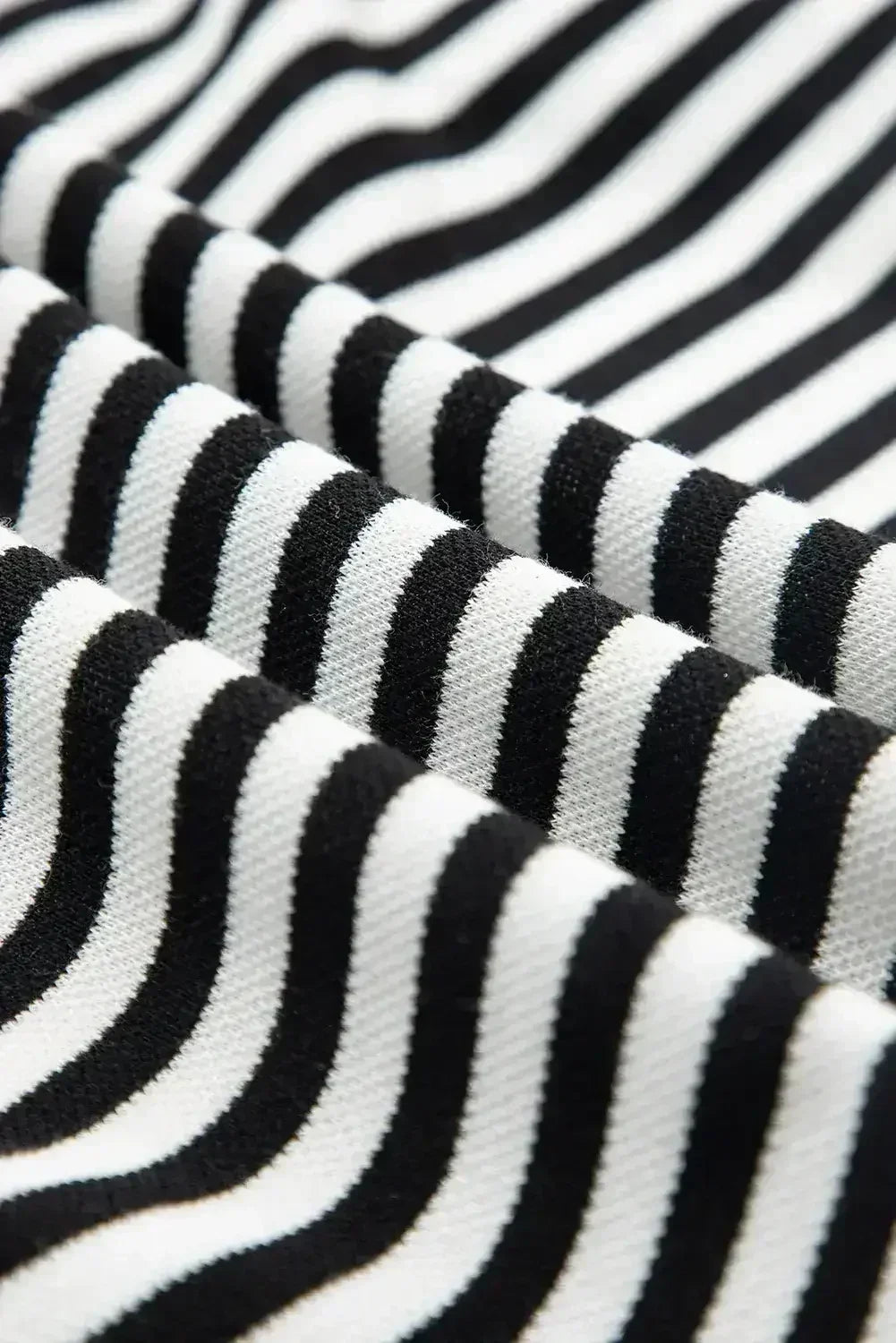 Black Stripe Bowknot Backless T-Shirt - Femstylo