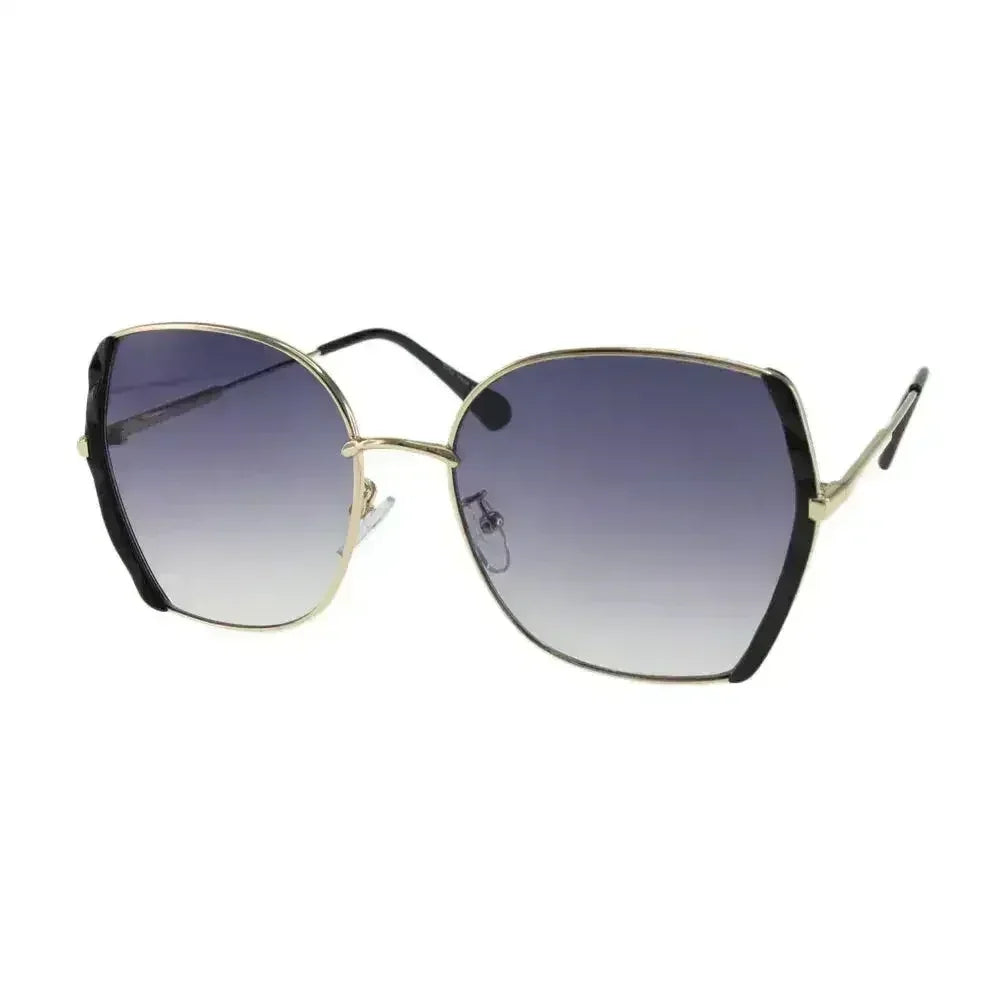 MQ Lola sunglasses in Black / Smoke - Femstylo