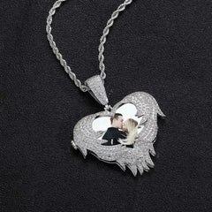 LoveShell™ – Custom Clamshell Heart Photo Pendant | Iced Out Zircon - Femstylo