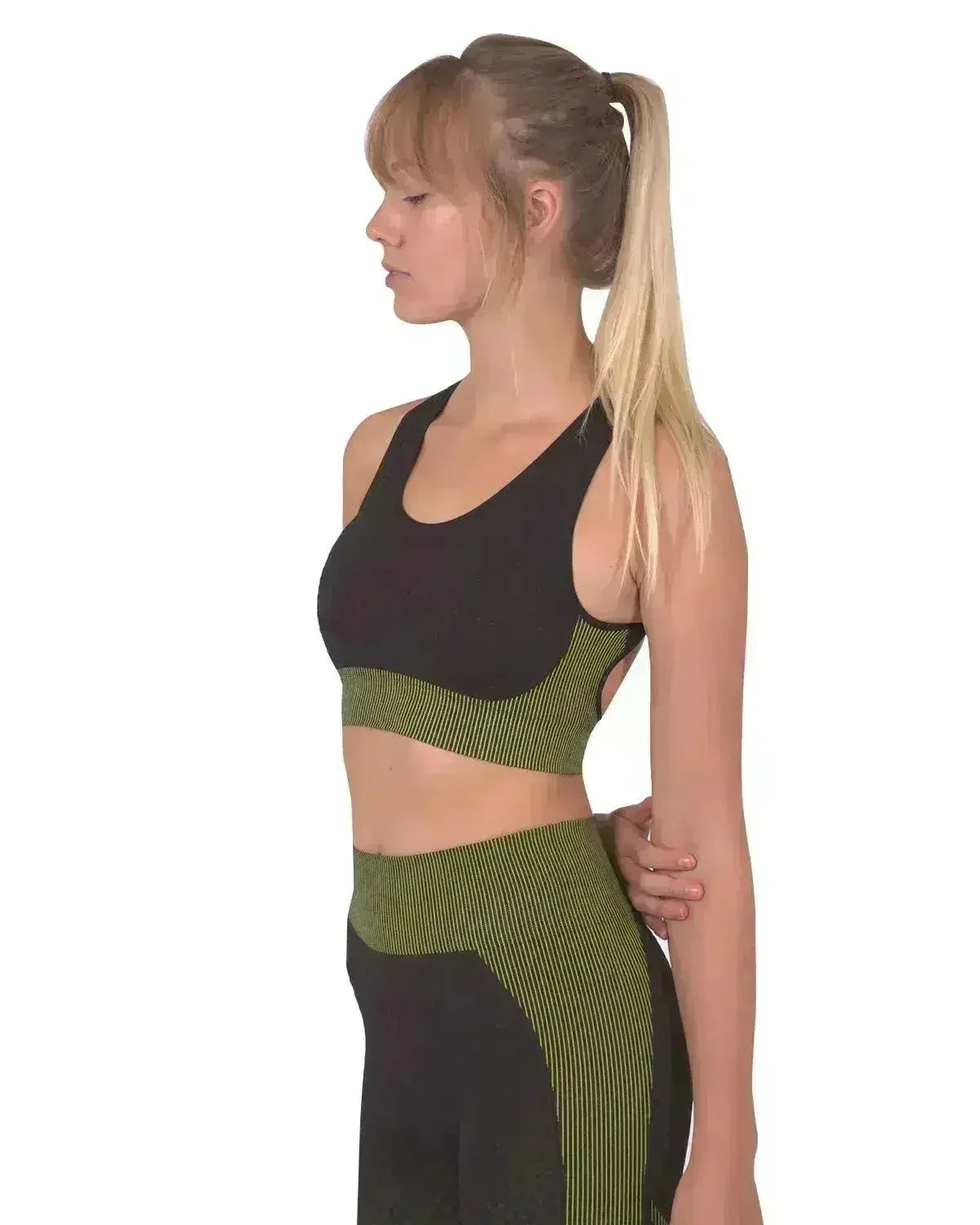 Trois Seamless Sports Bra - Black with Green - Femstylo