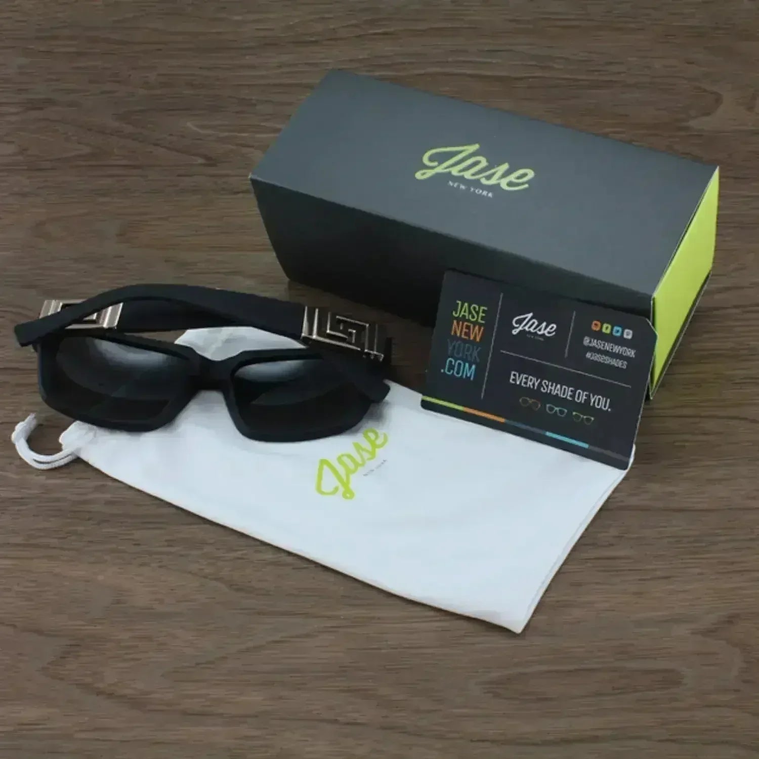 Jase New York Victor Sunglasses in Matte Black - Femstylo