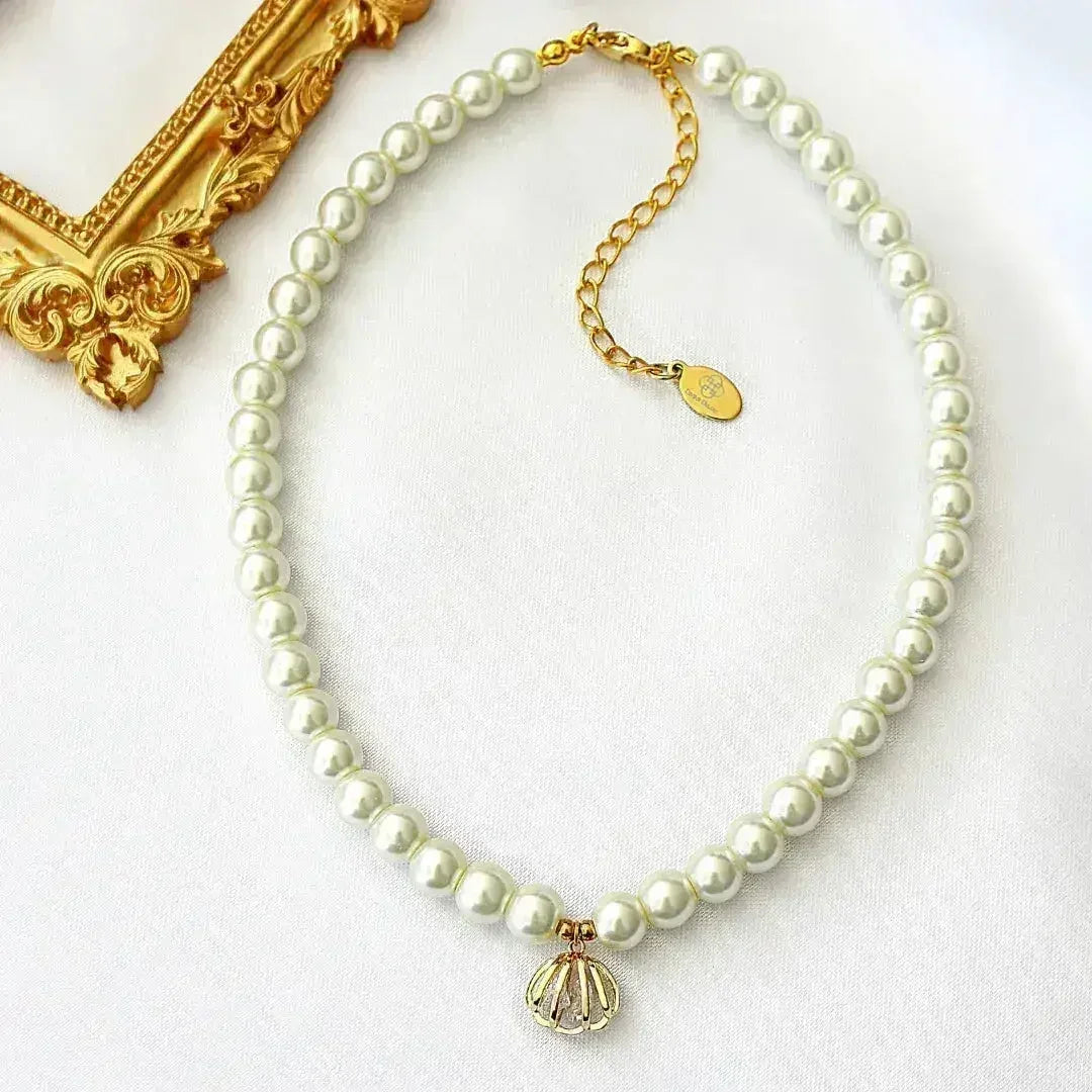 24K Seashell Czech Pearls Choker - Femstylo