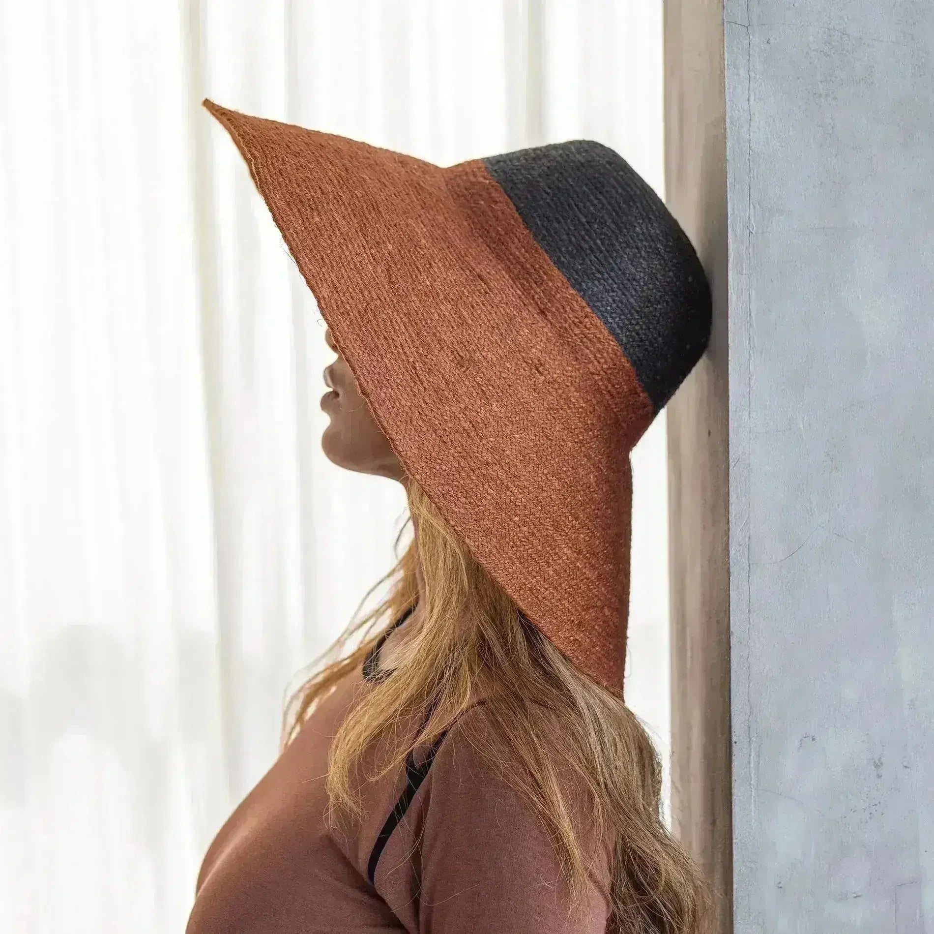 RIRI DUO Jute Straw Hat, in Burnt Sienna & Black - Femstylo