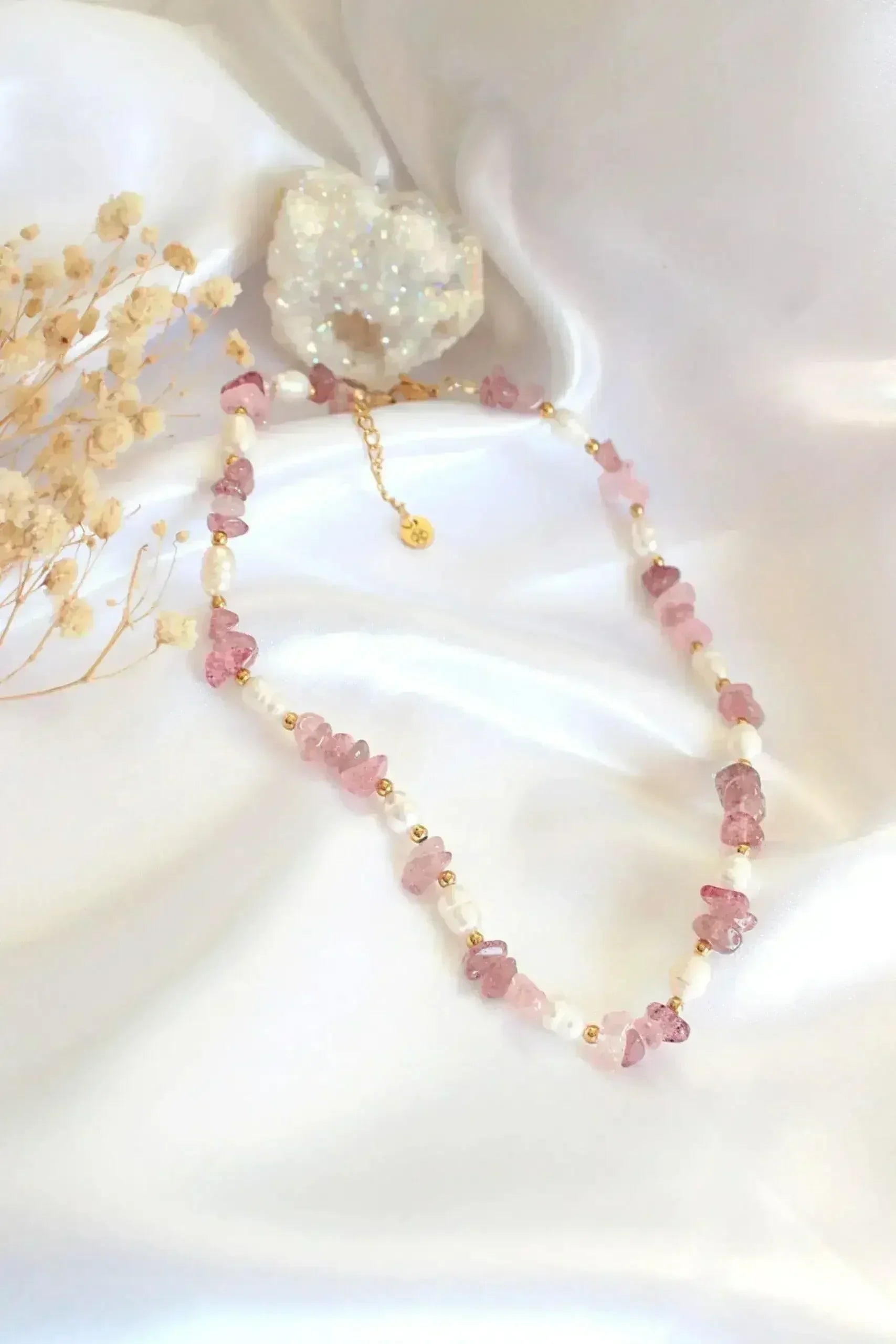 Natural Strawberry Quartz Crystal & Freshwater Pearls Choker - Femstylo