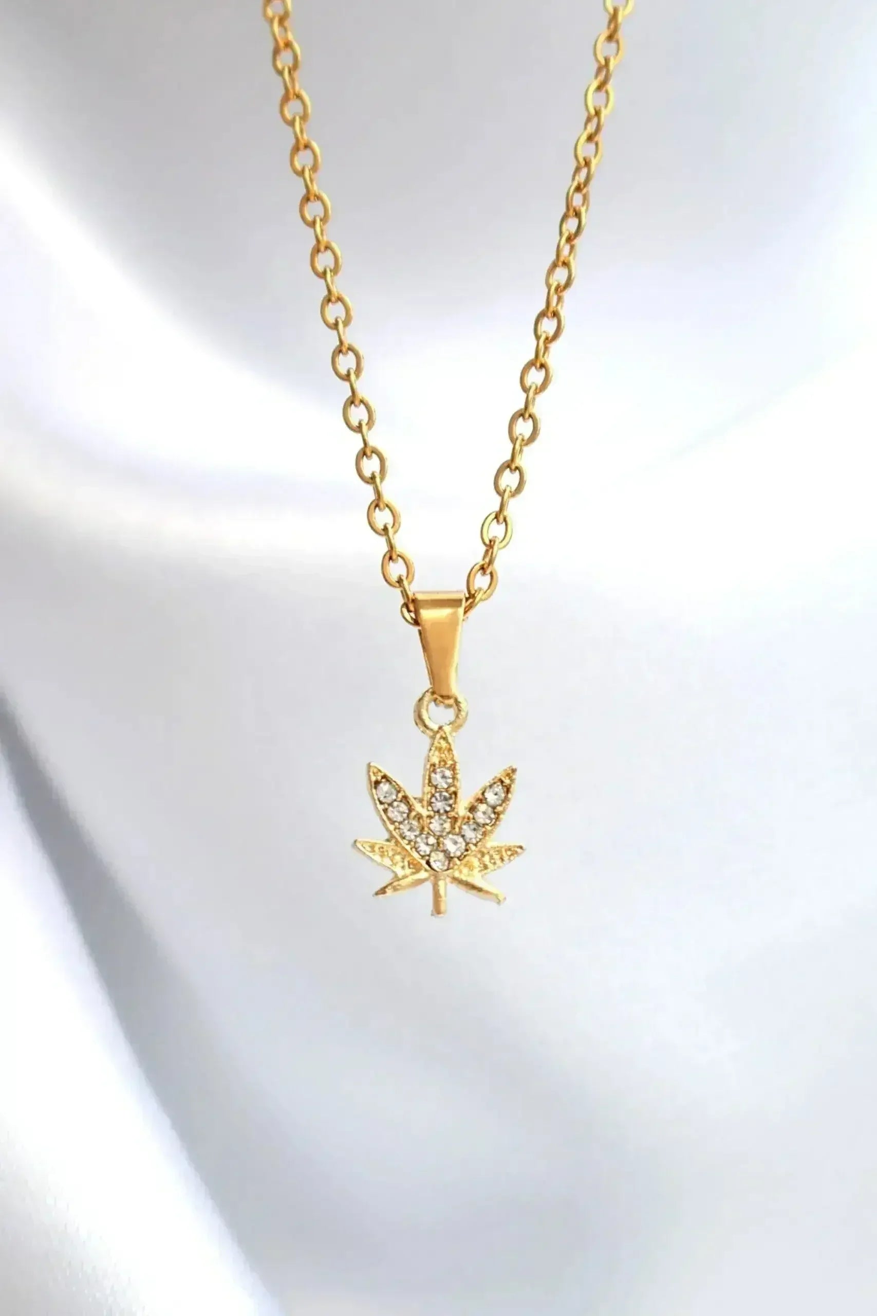 24 Karats Dainty Cannabis Leaf Necklace - Femstylo