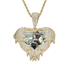 LoveShell™ – Custom Clamshell Heart Photo Pendant | Iced Out Zircon - Femstylo