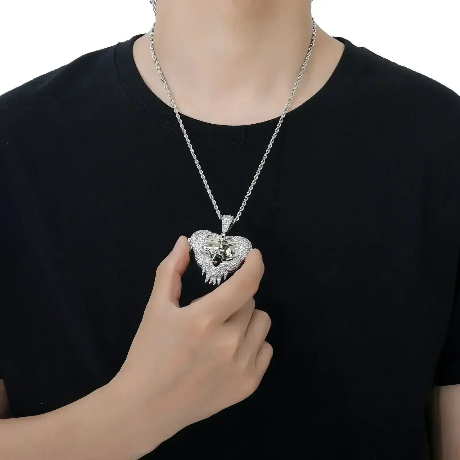 LoveShell™ – Custom Clamshell Heart Photo Pendant | Iced Out Zircon - Femstylo