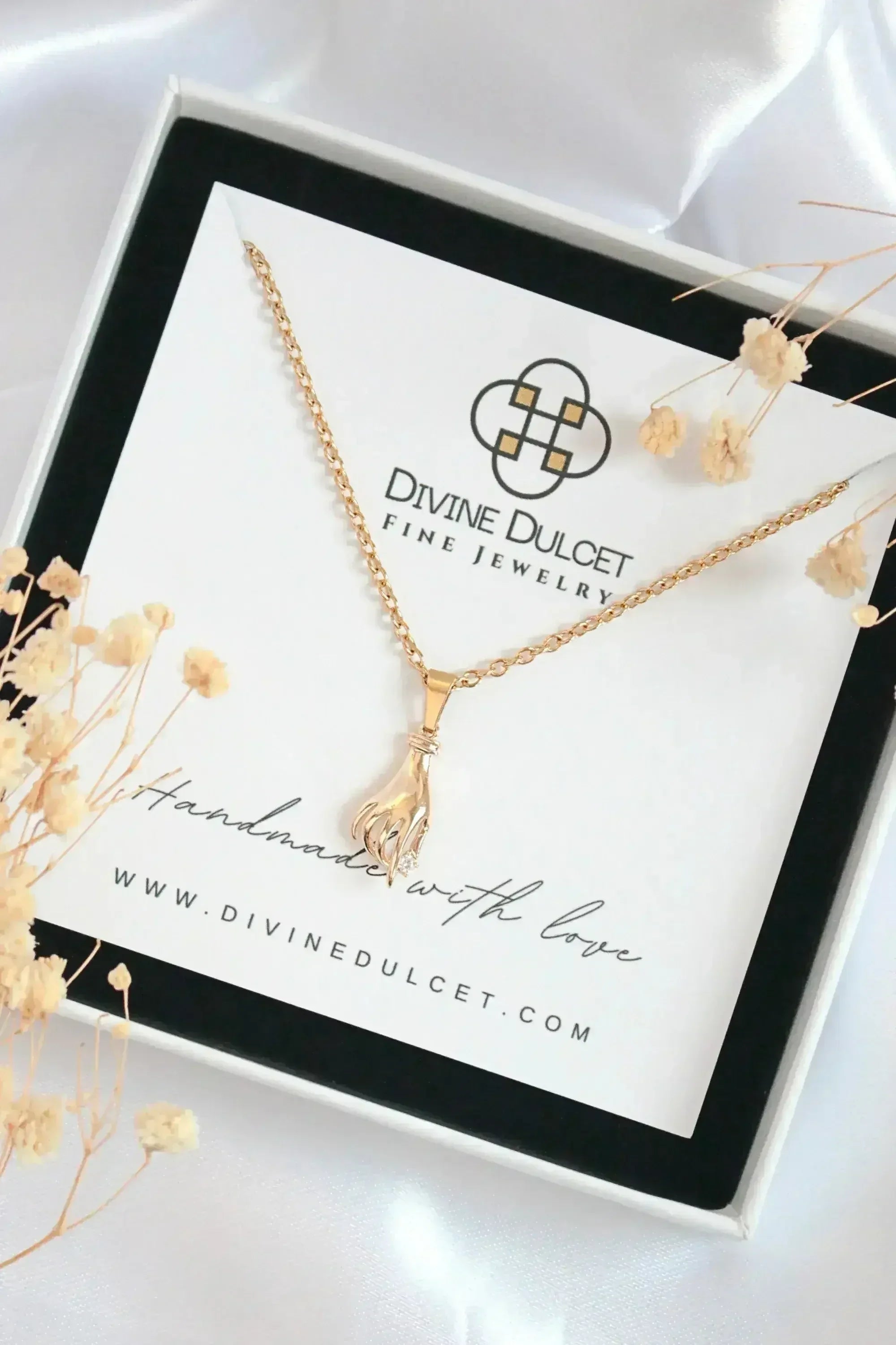 24 Karats CZ Hand Pendant Necklace - Femstylo