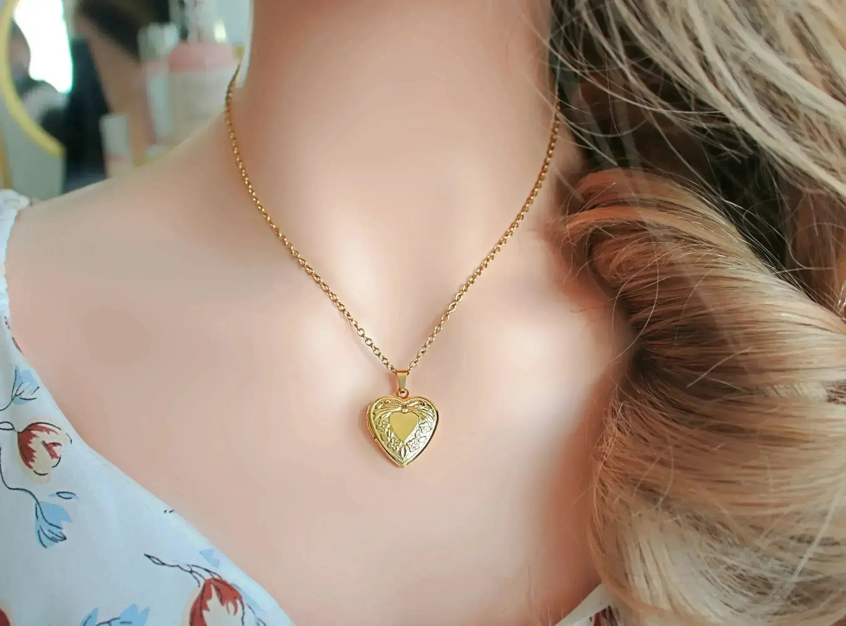 18 Karats Heart Locket Necklace - Cute & Meaningful Jewelry - Femstylo