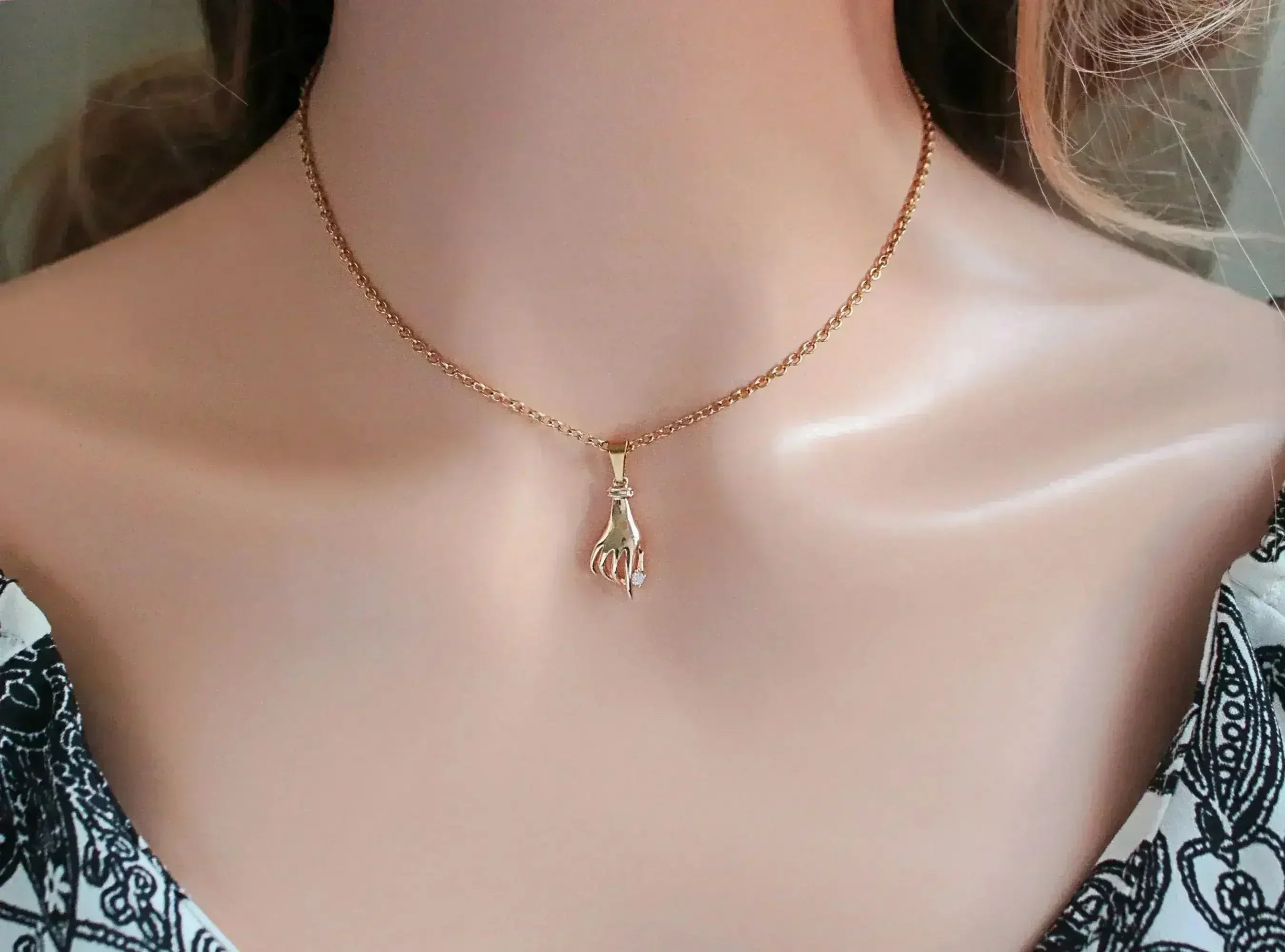 24 Karats CZ Hand Pendant Necklace - Femstylo