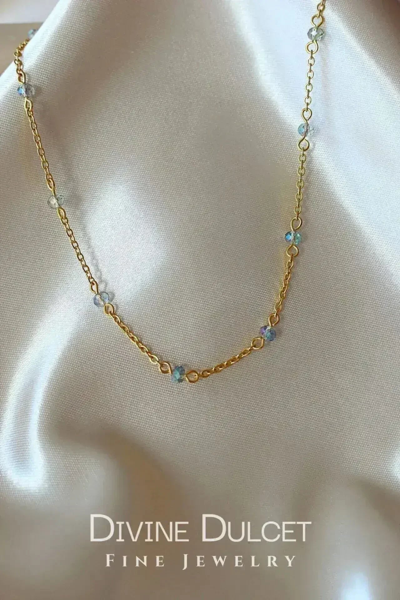 18 Karats Chrome Glass Crystals Chain Choker - Femstylo