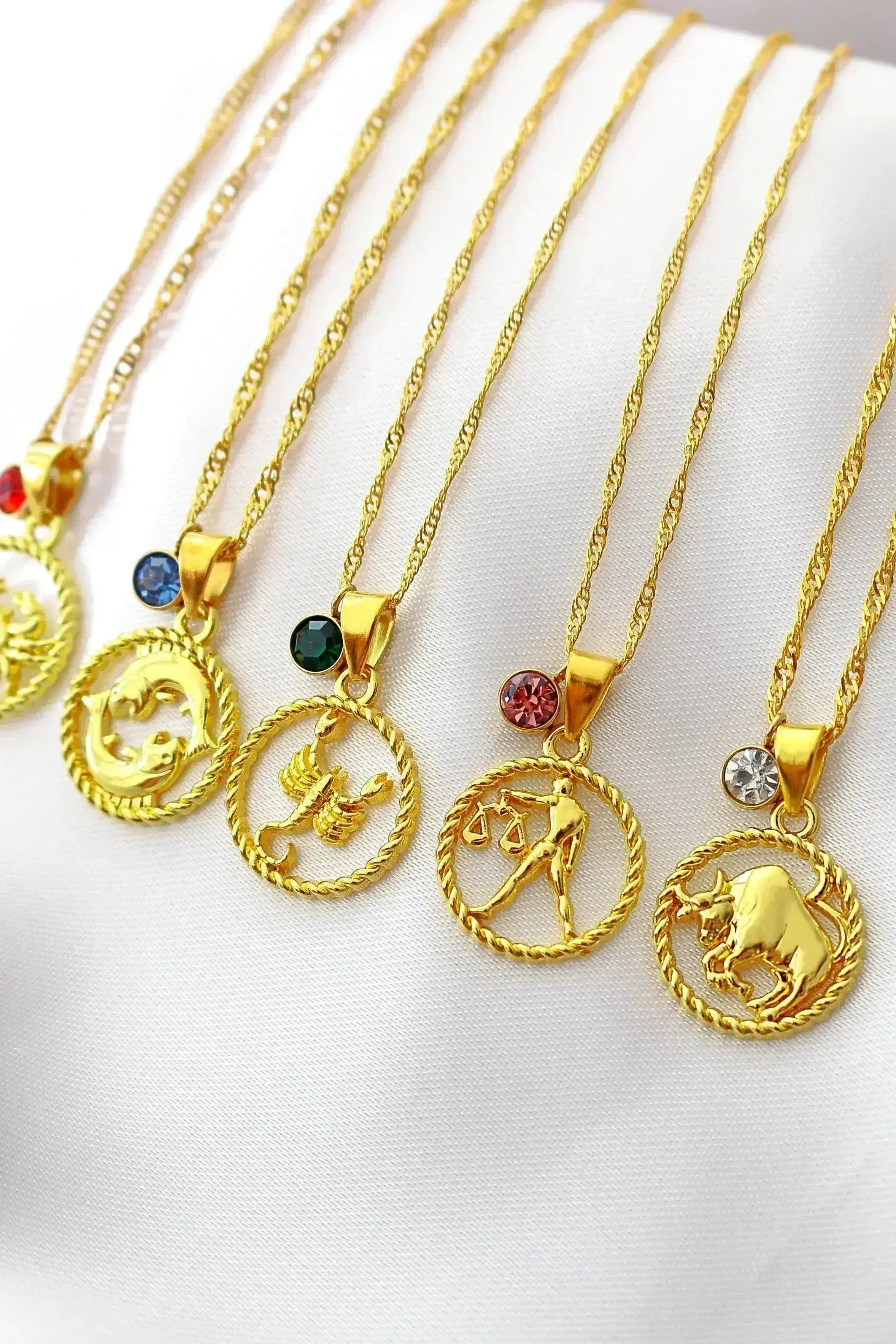18K Zodiac Sign and Birthstone Necklace - Femstylo
