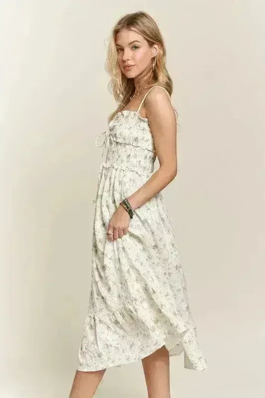 ADORA Smocked Floral Sweetheart Neck Cami Dress - Femstylo