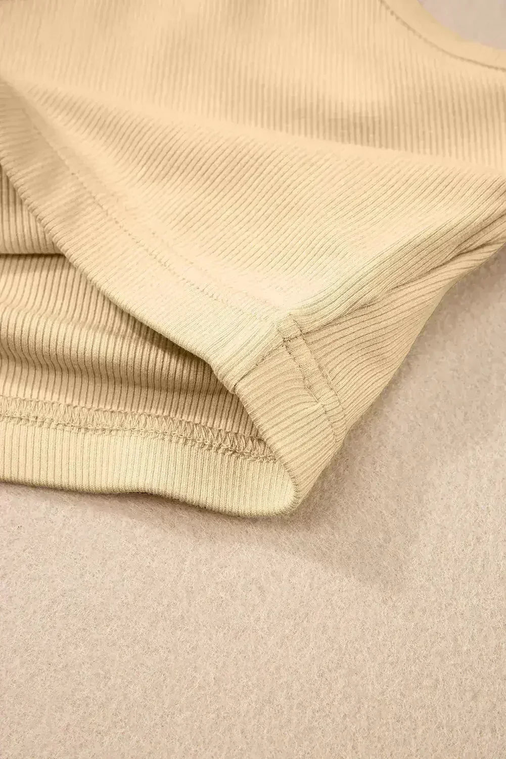 Black Solid Color Ribbed Knit Crop Tank Top - Femstylo