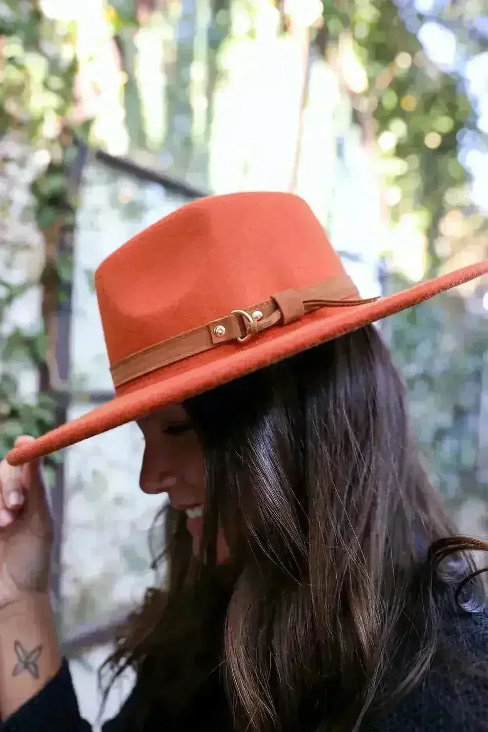 Flat Brim Buckle Hat - Femstylo