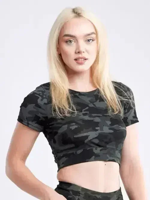 Short-Sleeve Crop Top - Femstylo