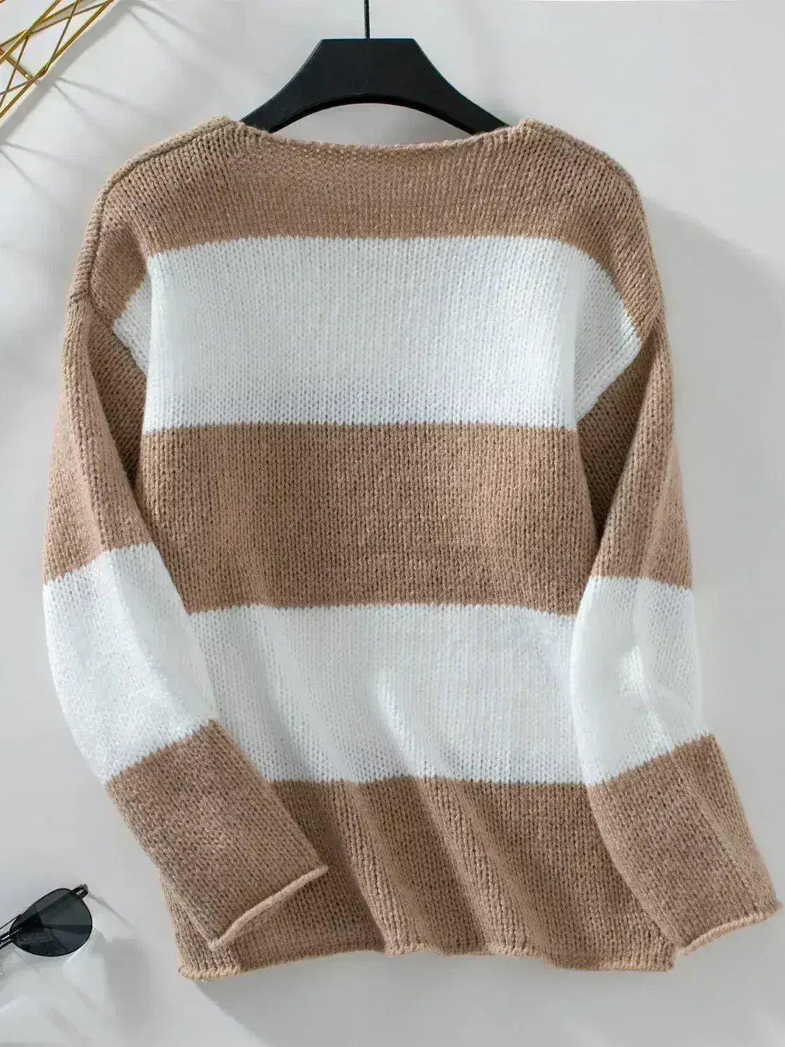 Color Block V-Neck Long Sleeve Sweater - Femstylo