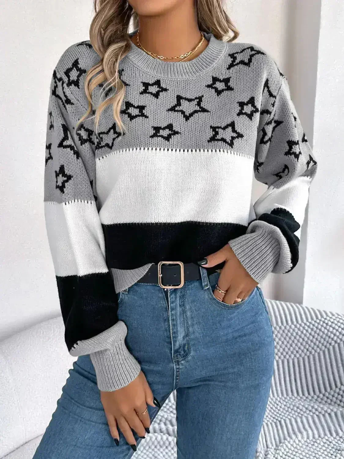 Star Contrast Round Neck Sweater - Femstylo