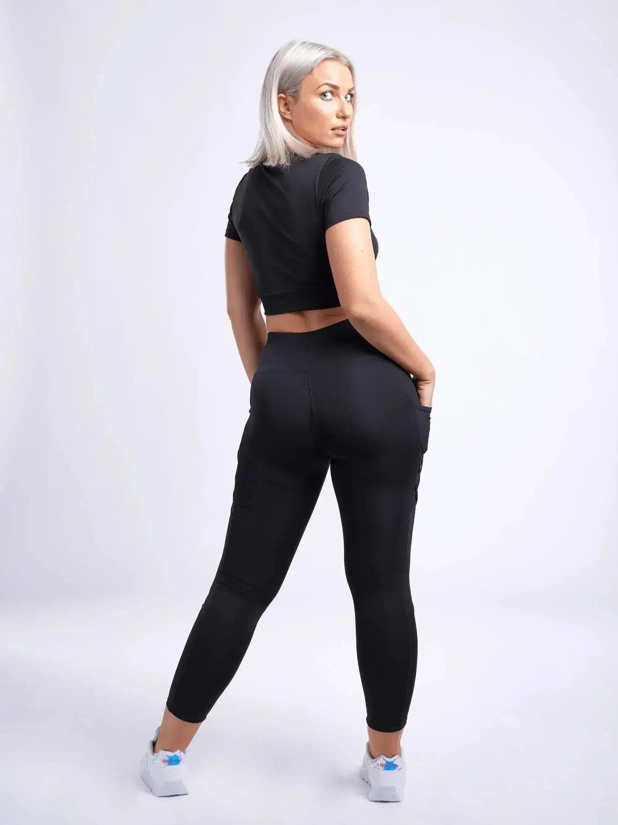 Short-Sleeve Crop Top - Femstylo