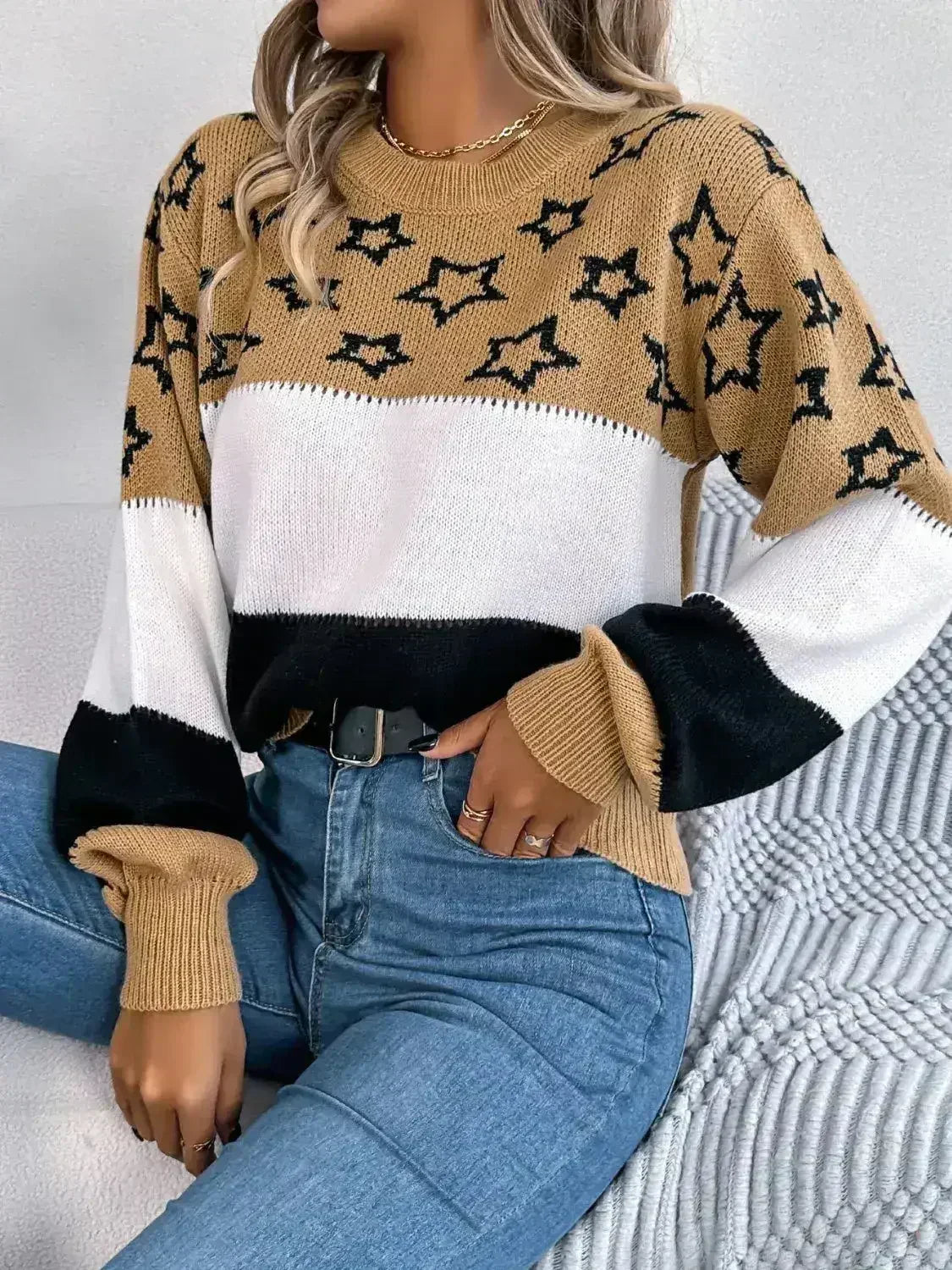 Star Contrast Round Neck Sweater - Femstylo